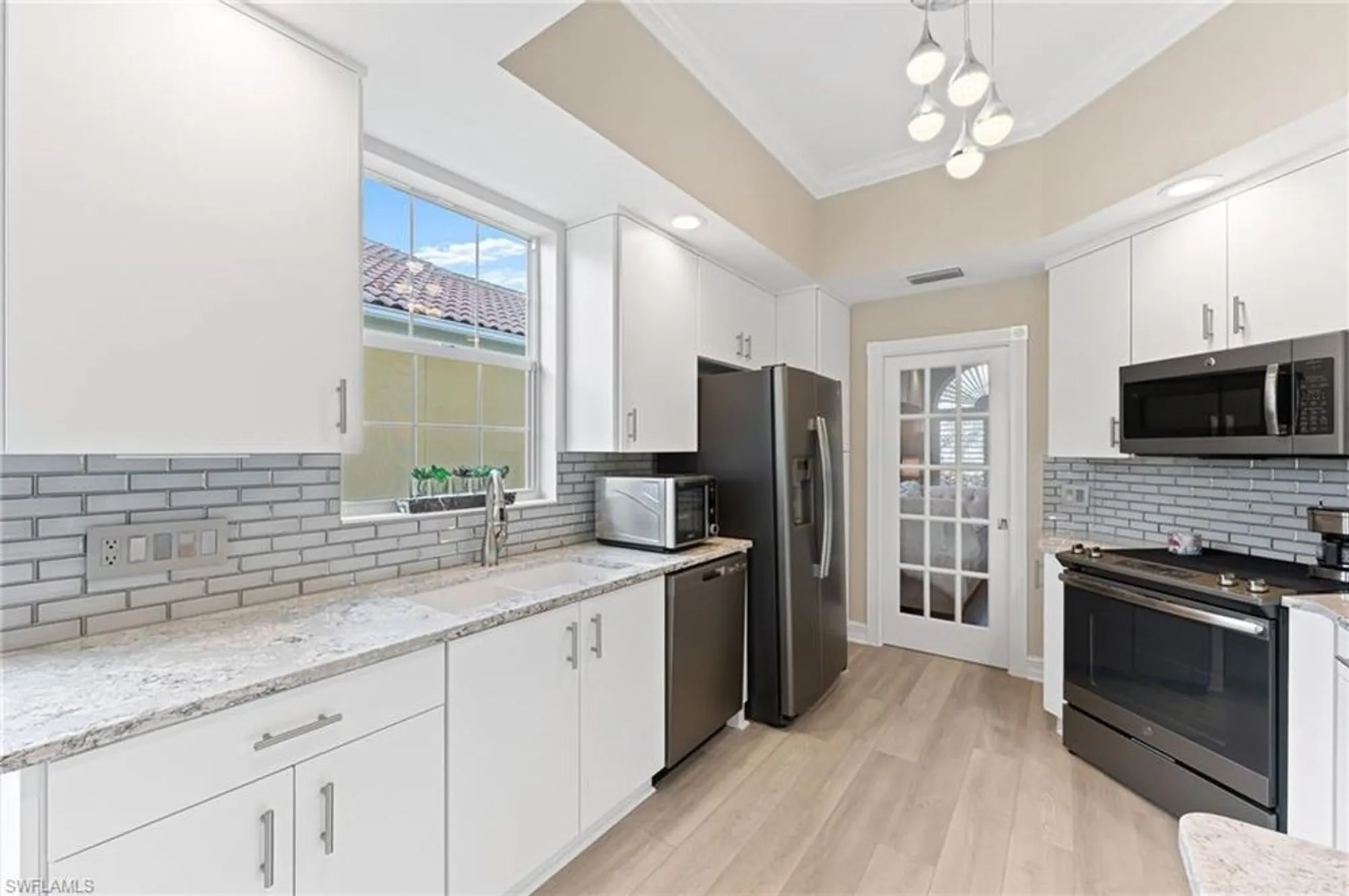 Property Slideshow image 9 of 32 | 7042 toscana ct, Naples, FL, 34114