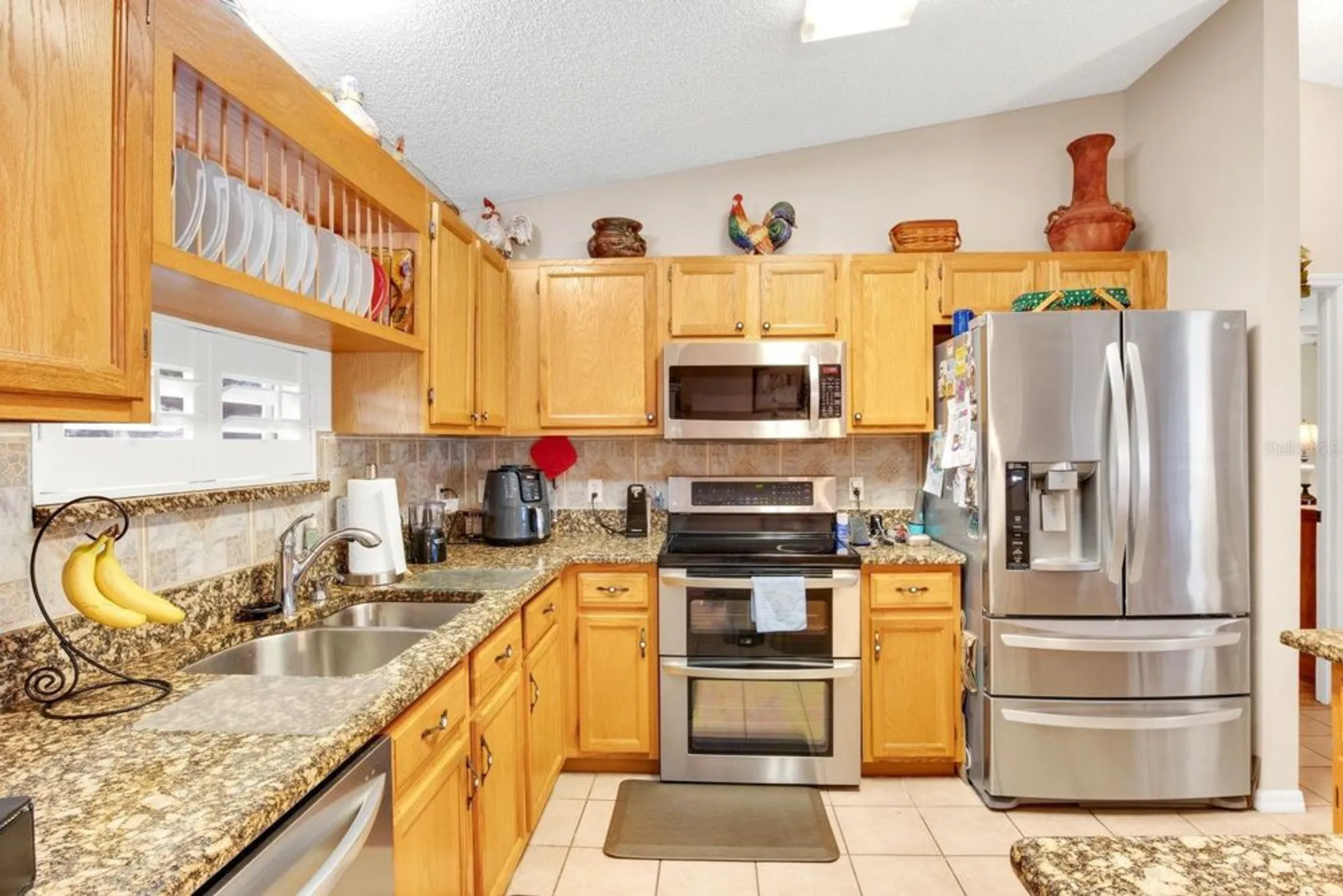 Property Slideshow image 11 of 34 | 1502 el paso way, The Villages, FL, 32162