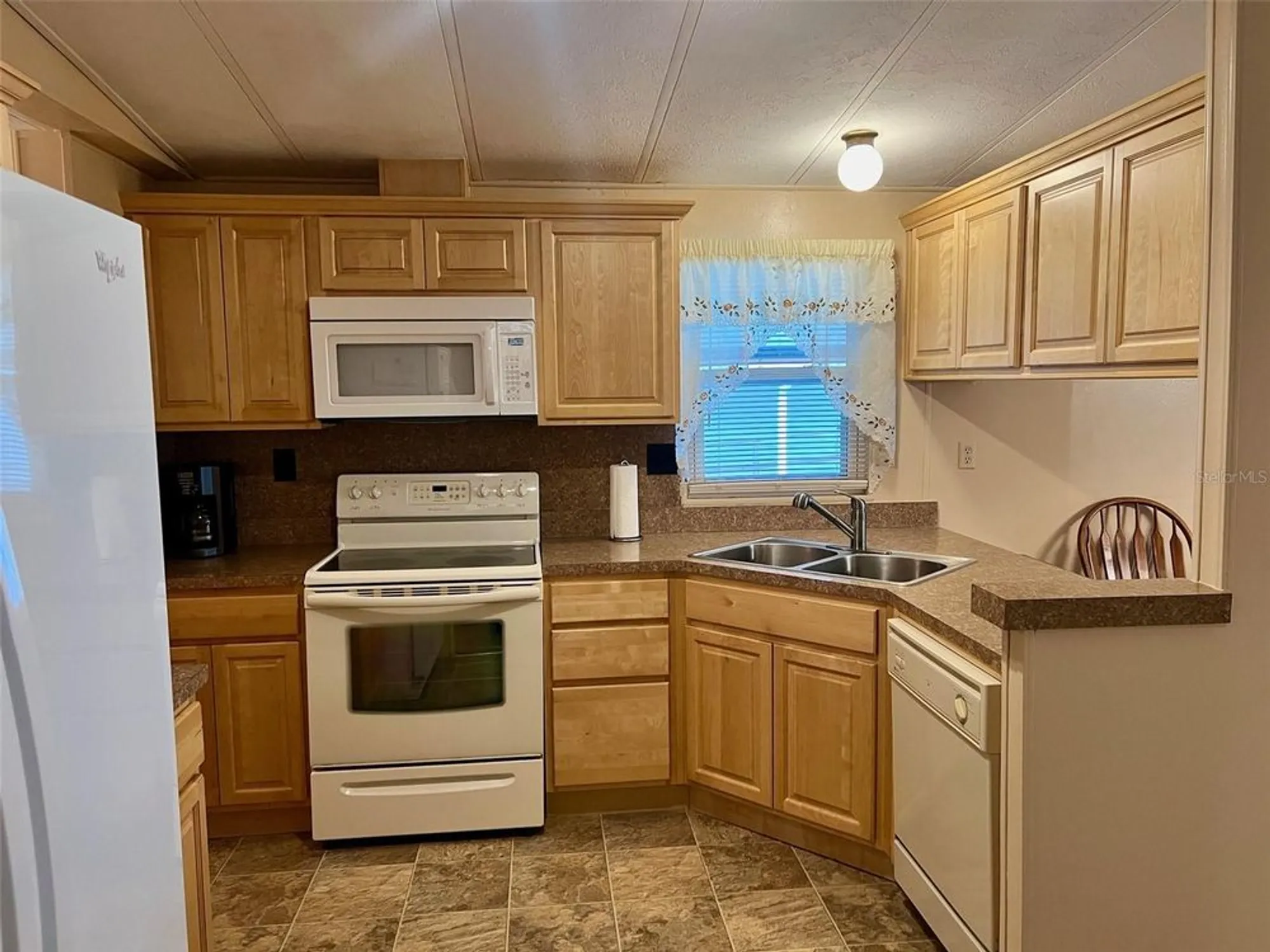 Property Slideshow image 15 of 30 | 5013 foxwood blvd, Lakeland, FL, 33810