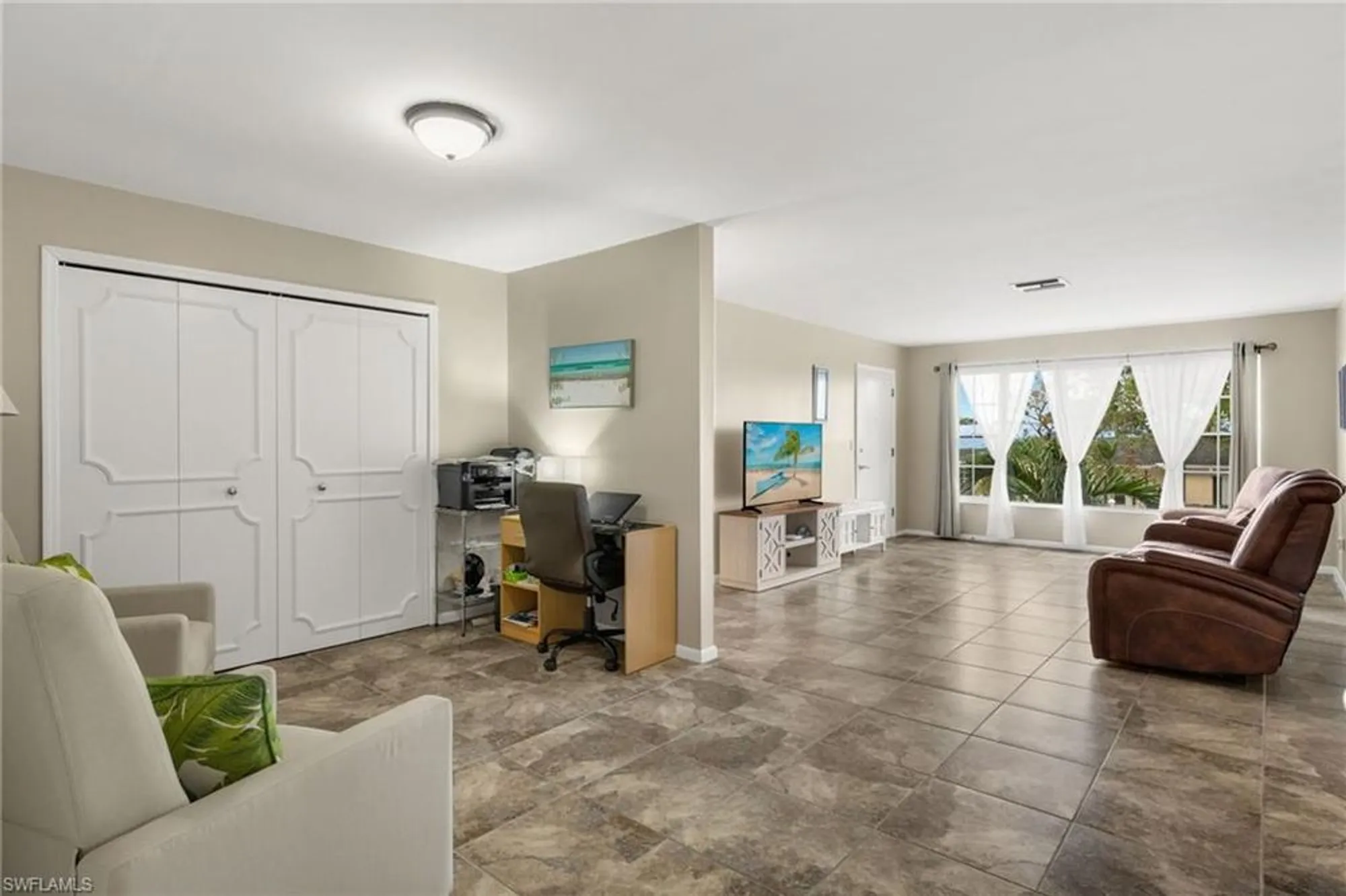 Property Slideshow image 2 of 27 | 1340 s brandywine cir apt 3, Fort Myers, FL, 33919