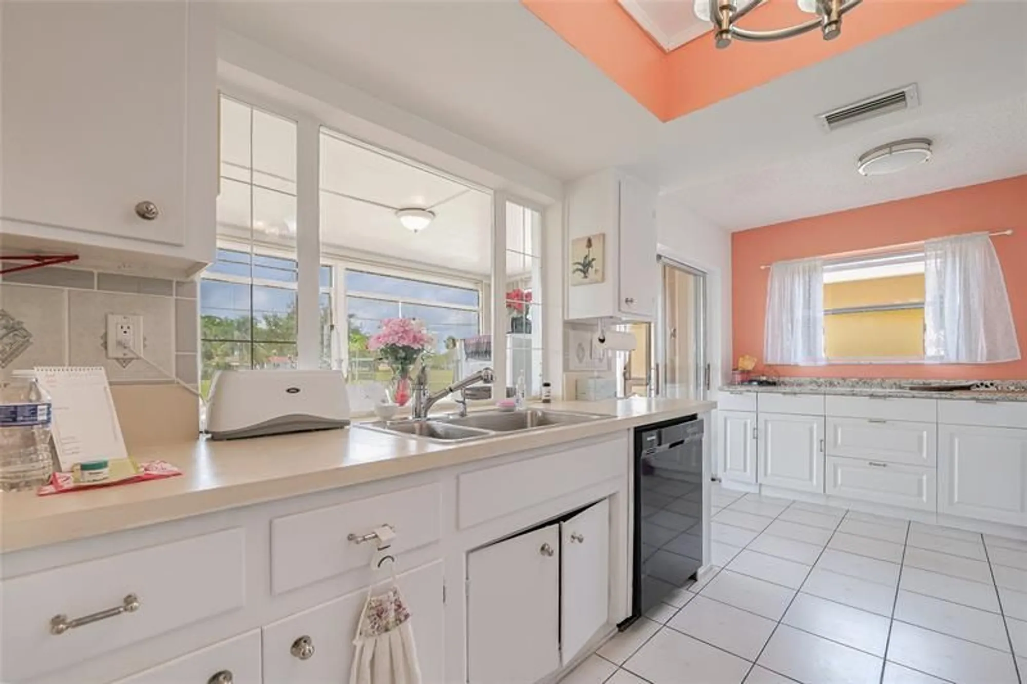 Property Slideshow image 10 of 55 | 4510 nw 45th ct, Tamarac, FL, 33319