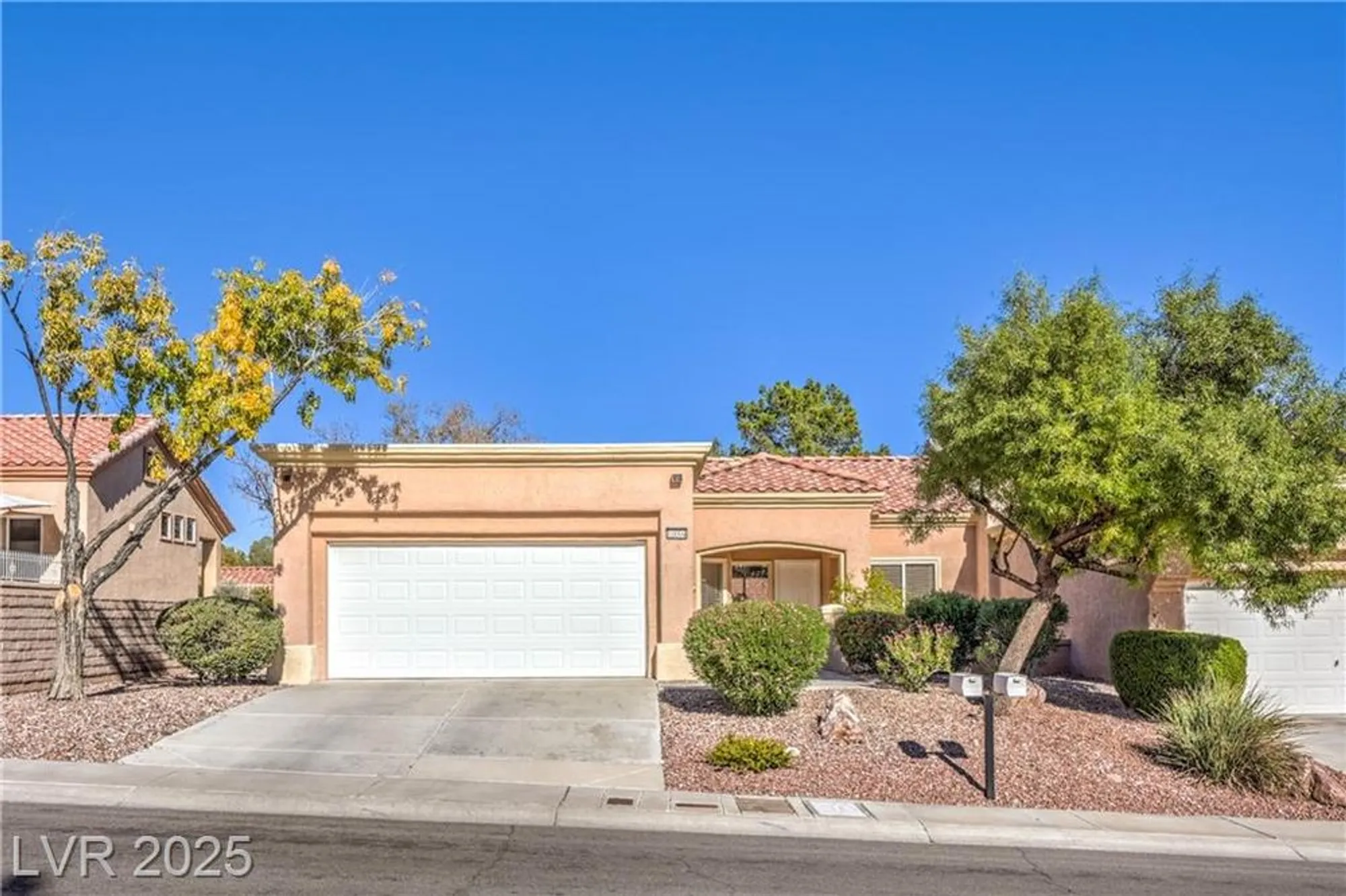 Property Slideshow image 1 of 57 | 10004 heyfield dr, Las Vegas, NV, 89134