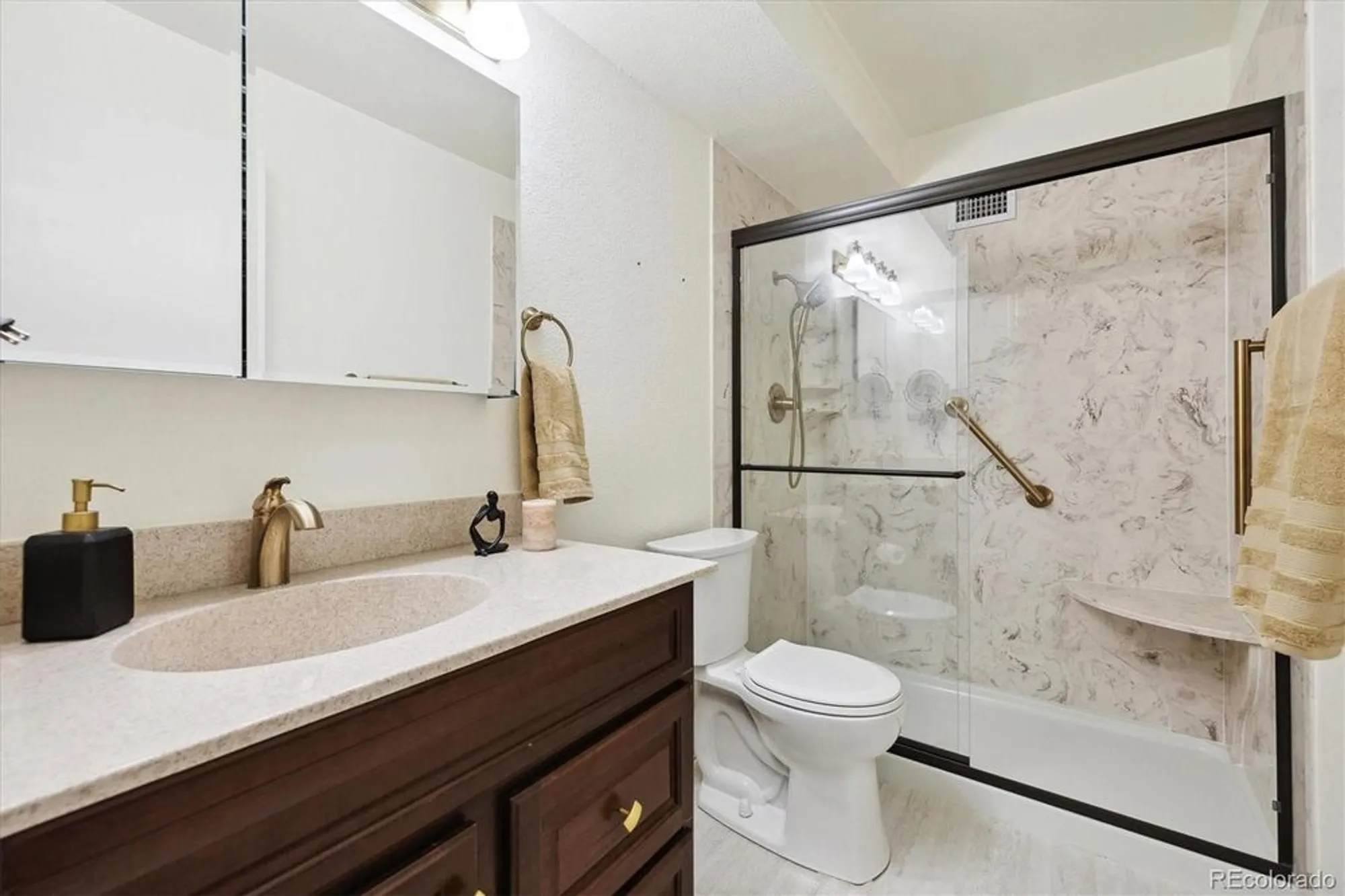Property Slideshow image 19 of 50 | 660 s alton way 3b, Denver, CO, 80247