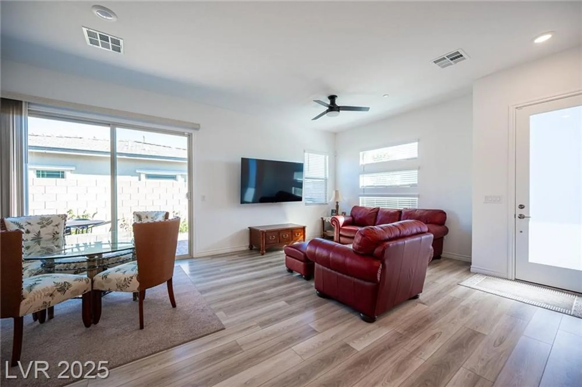 Property Slideshow image 6 of 46 | 932 belleforte ln, Las Vegas, NV, 89138