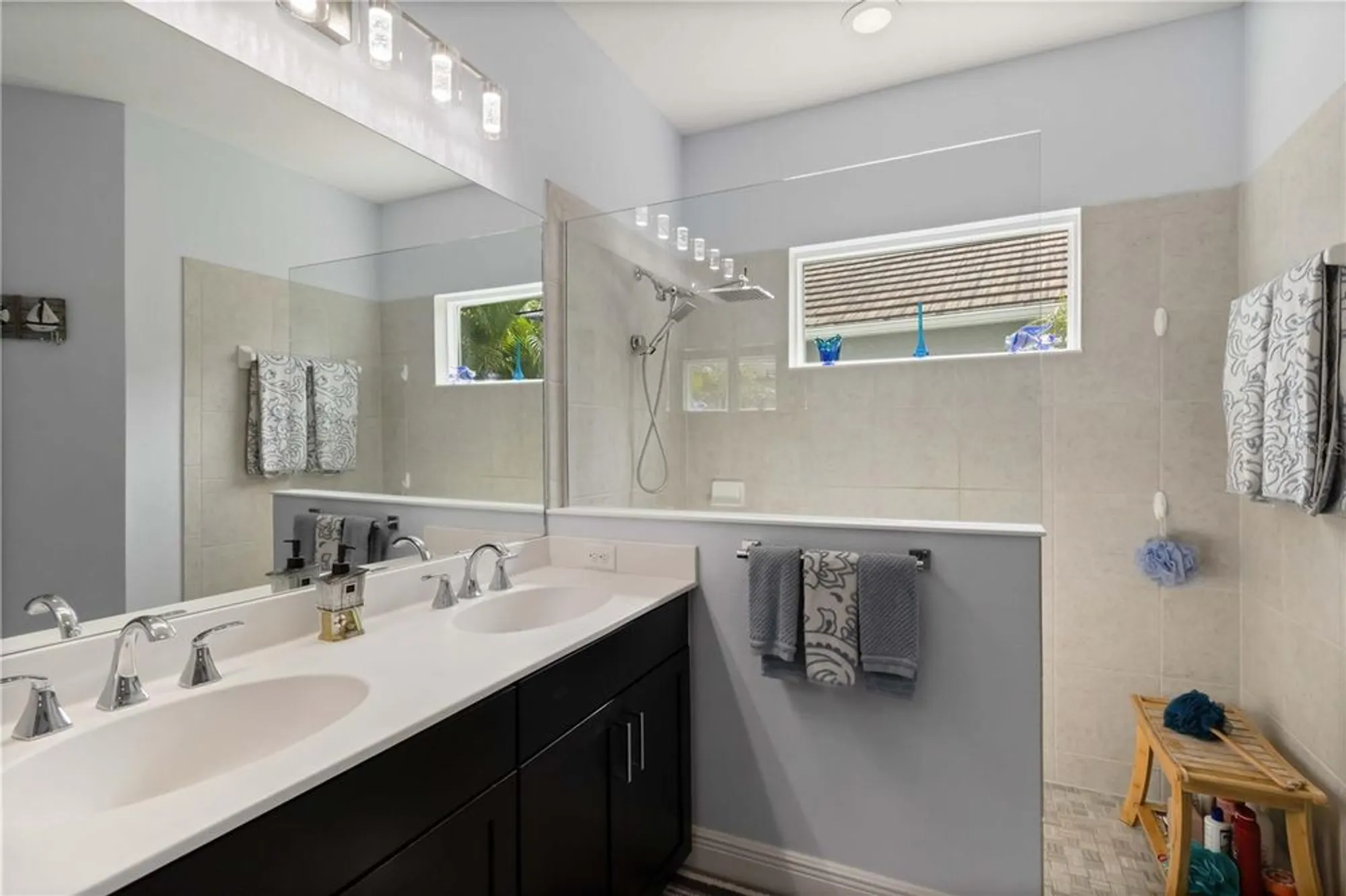Property Slideshow image 27 of 65 | 12272 stuart dr, Venice, FL, 34293