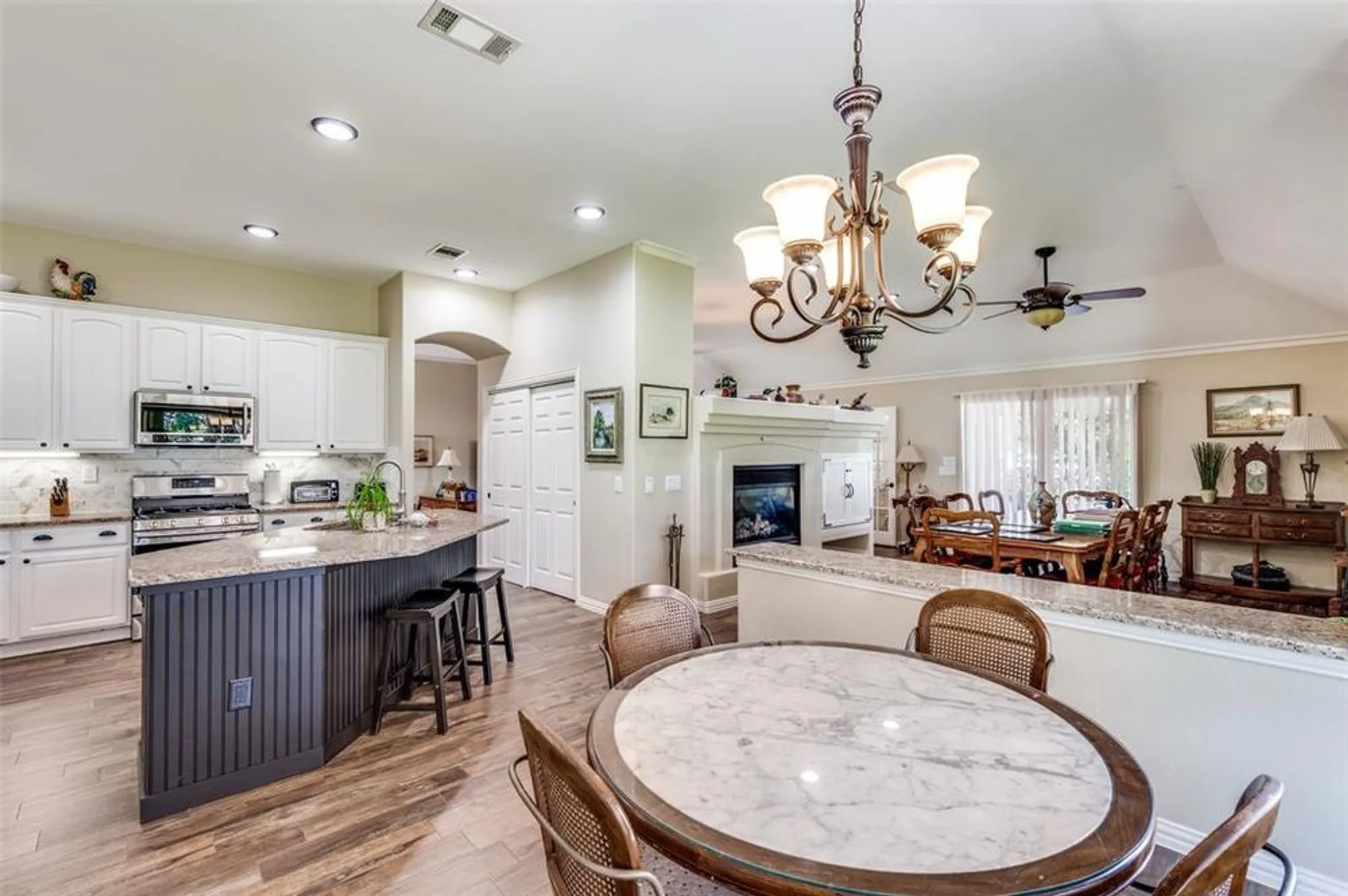 Property Slideshow image 6 of 35 | 9020 kingston dr, Denton, TX, 76207