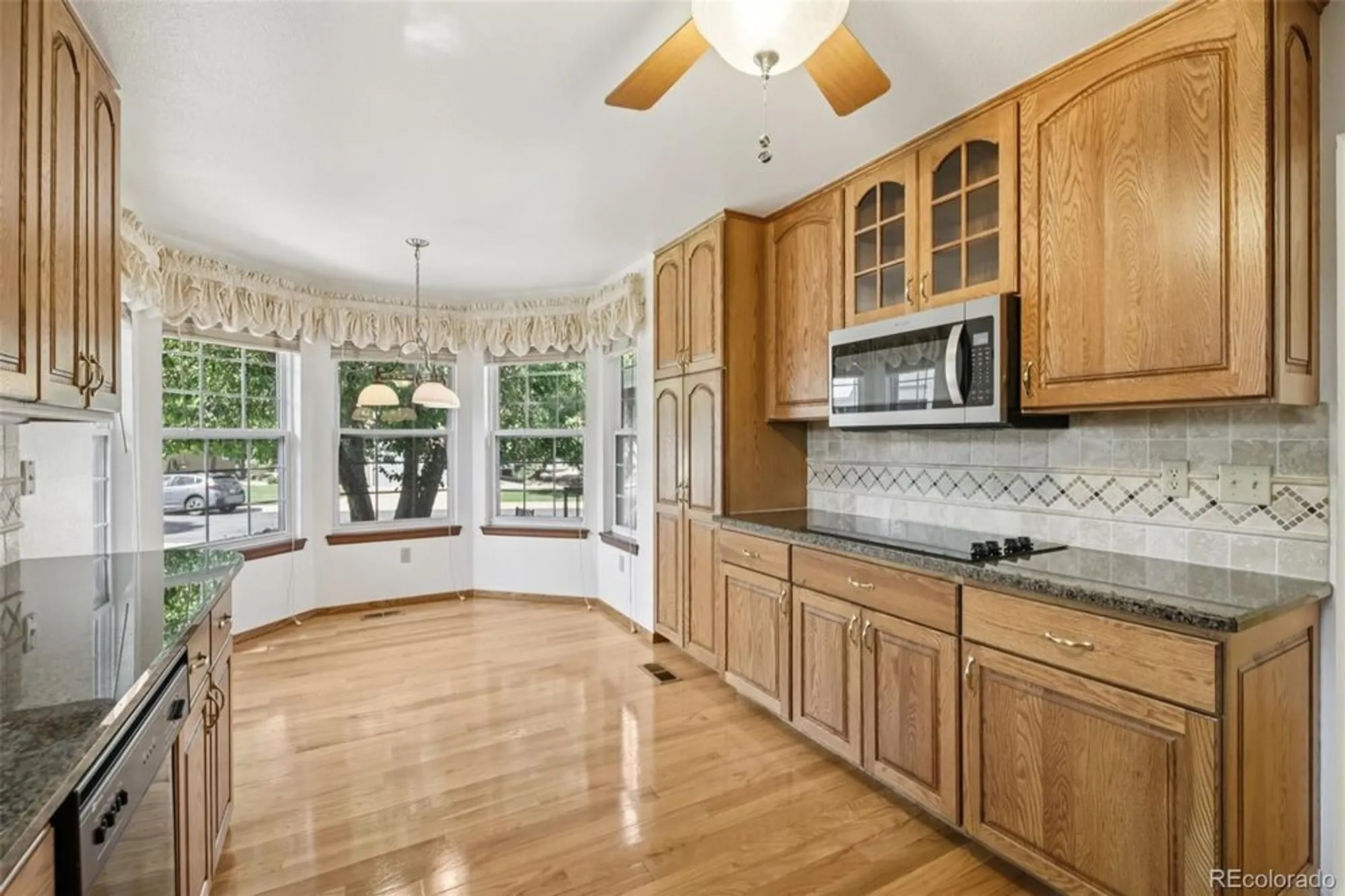 Property Slideshow image 4 of 47 | 6 abernathy ct, Highlands Ranch, CO, 80130