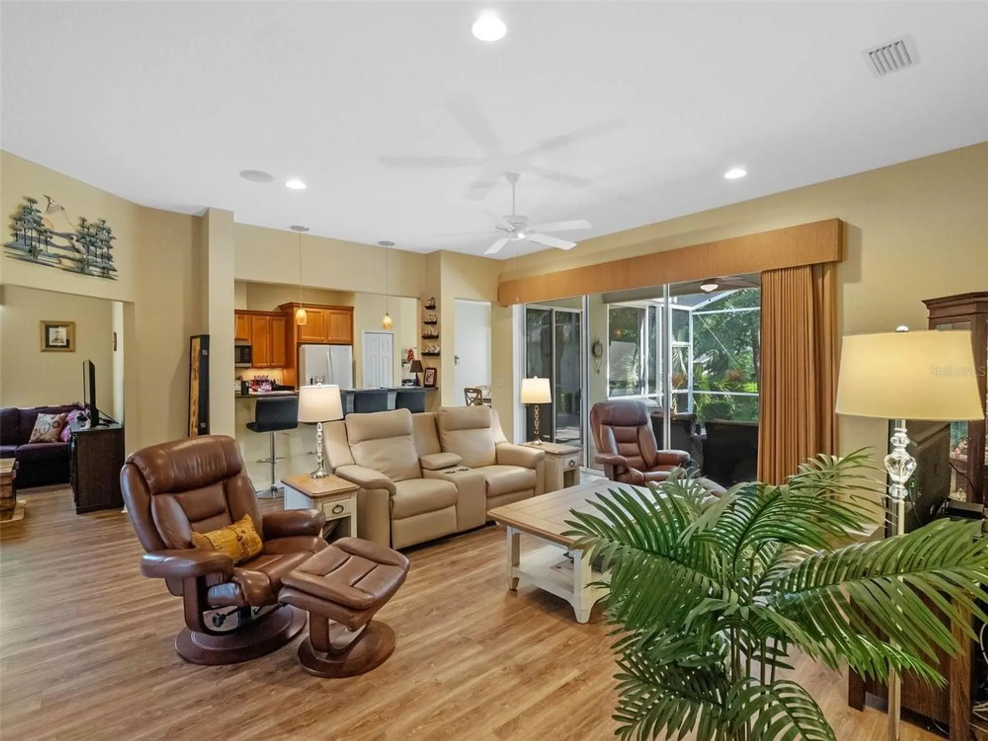 Property Slideshow image 9 of 65 | 20504 queen alexandra dr, Leesburg, FL, 34748