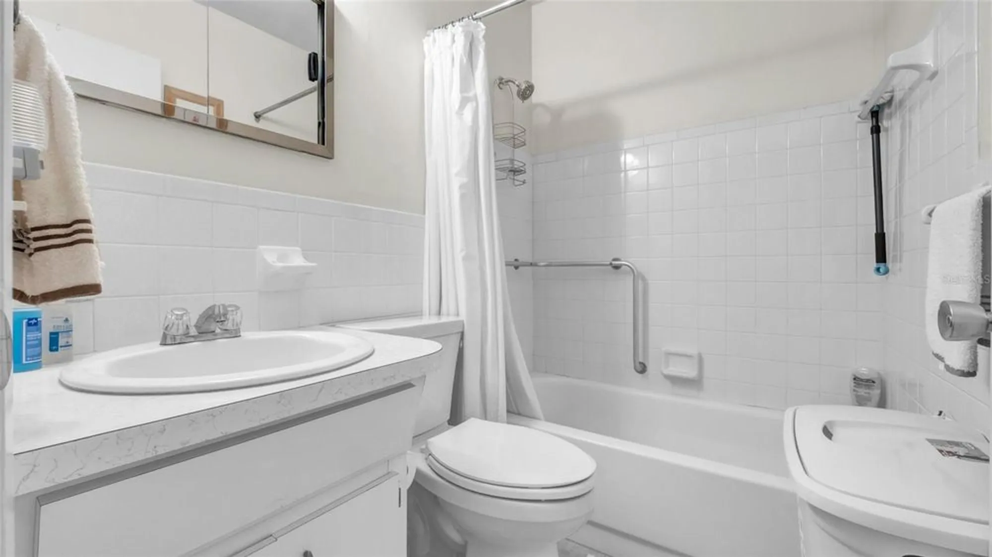 Property Slideshow image 13 of 18 | 2285 israeli dr 53, Clearwater, FL, 33763