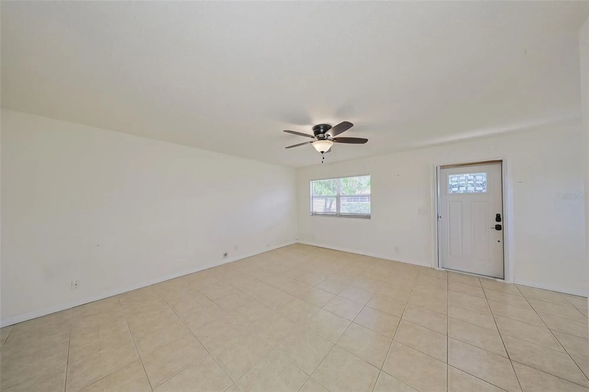 Property Slideshow image 11 of 59 | 202 bedford st 72, Sun City Center, FL, 33573