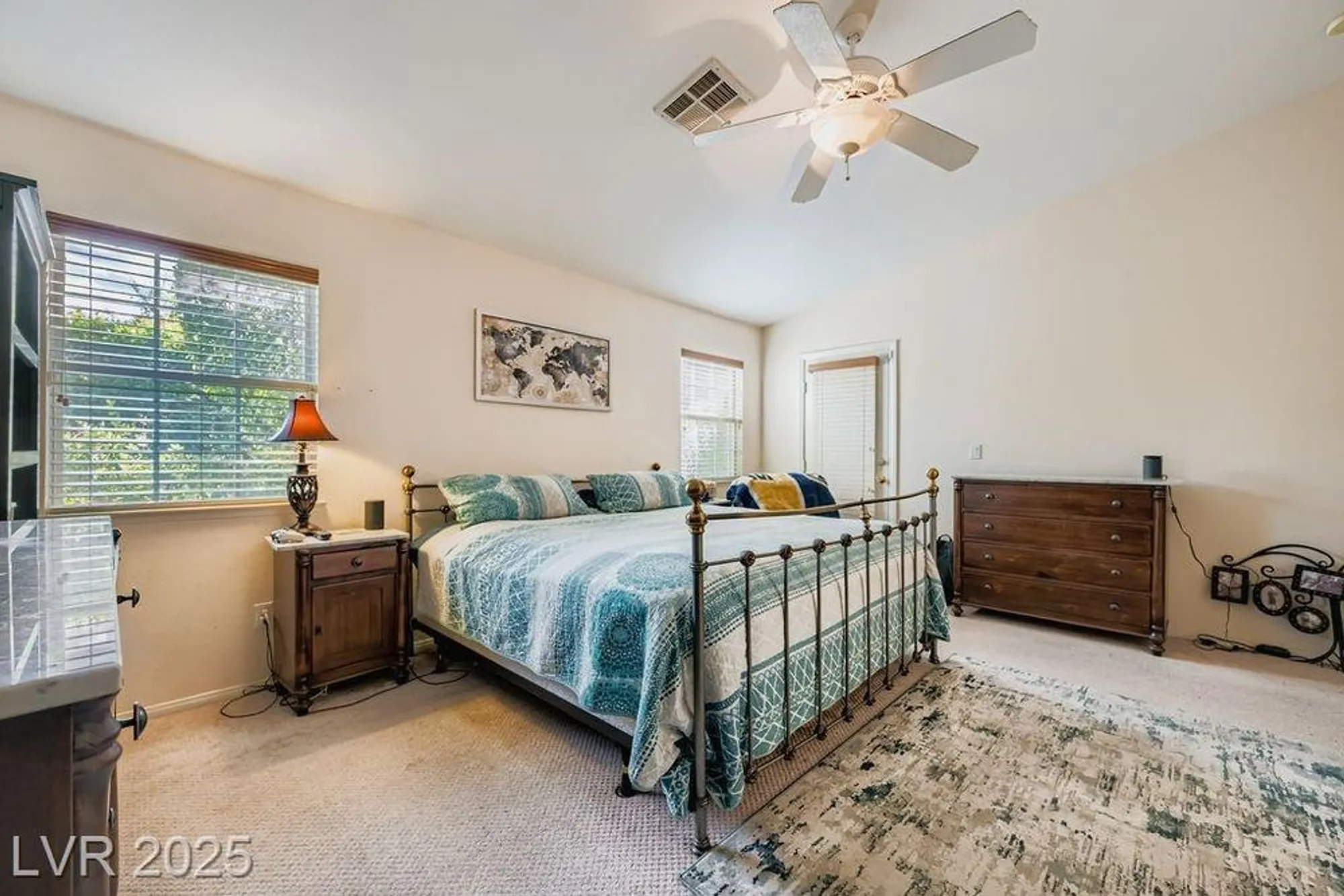 Property Slideshow image 15 of 28 | 5320 rim view ln, Las Vegas, NV, 89130