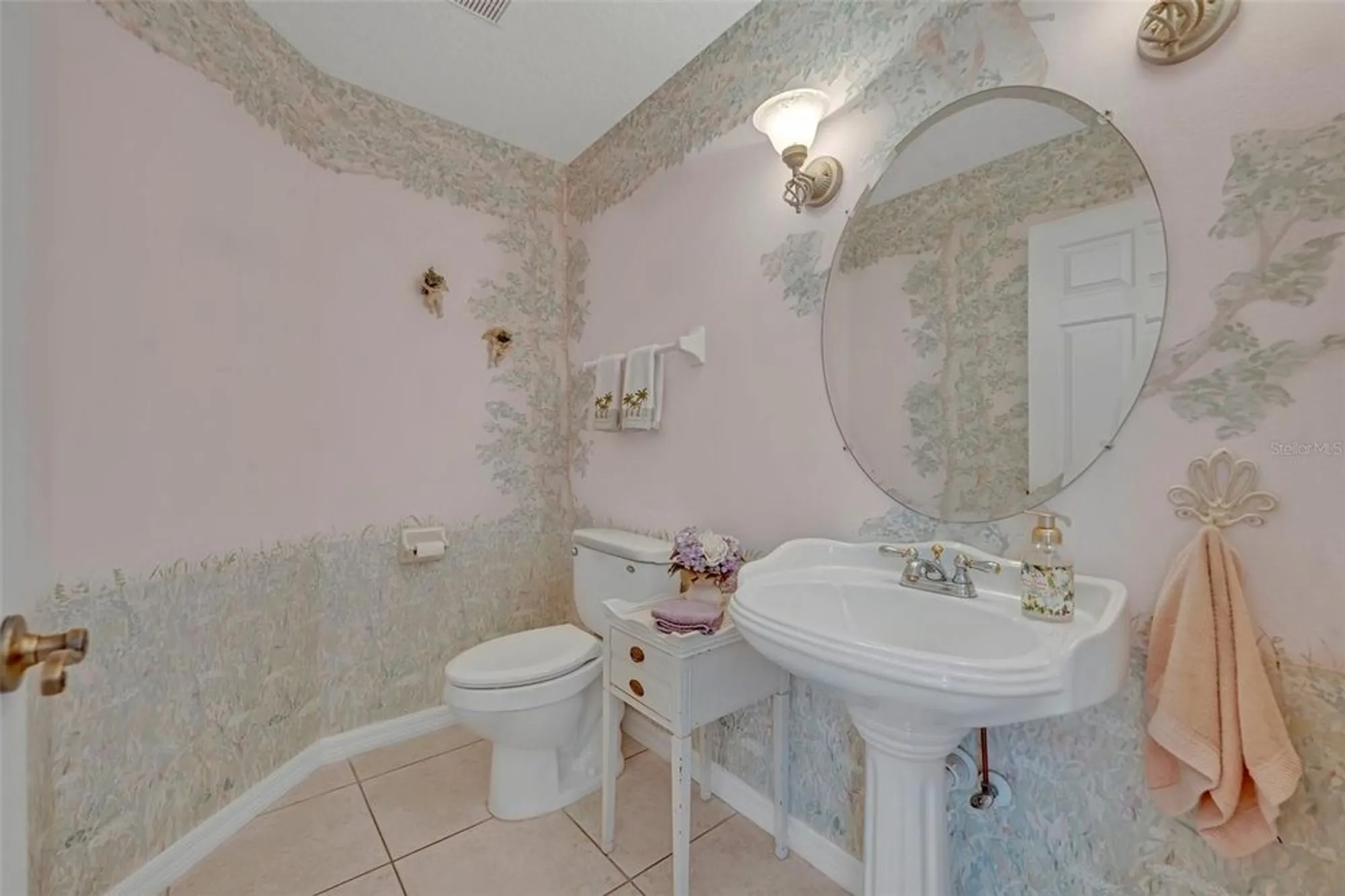 Property Slideshow image 15 of 52 | 25057 riverwalk dr, Leesburg, FL, 34748