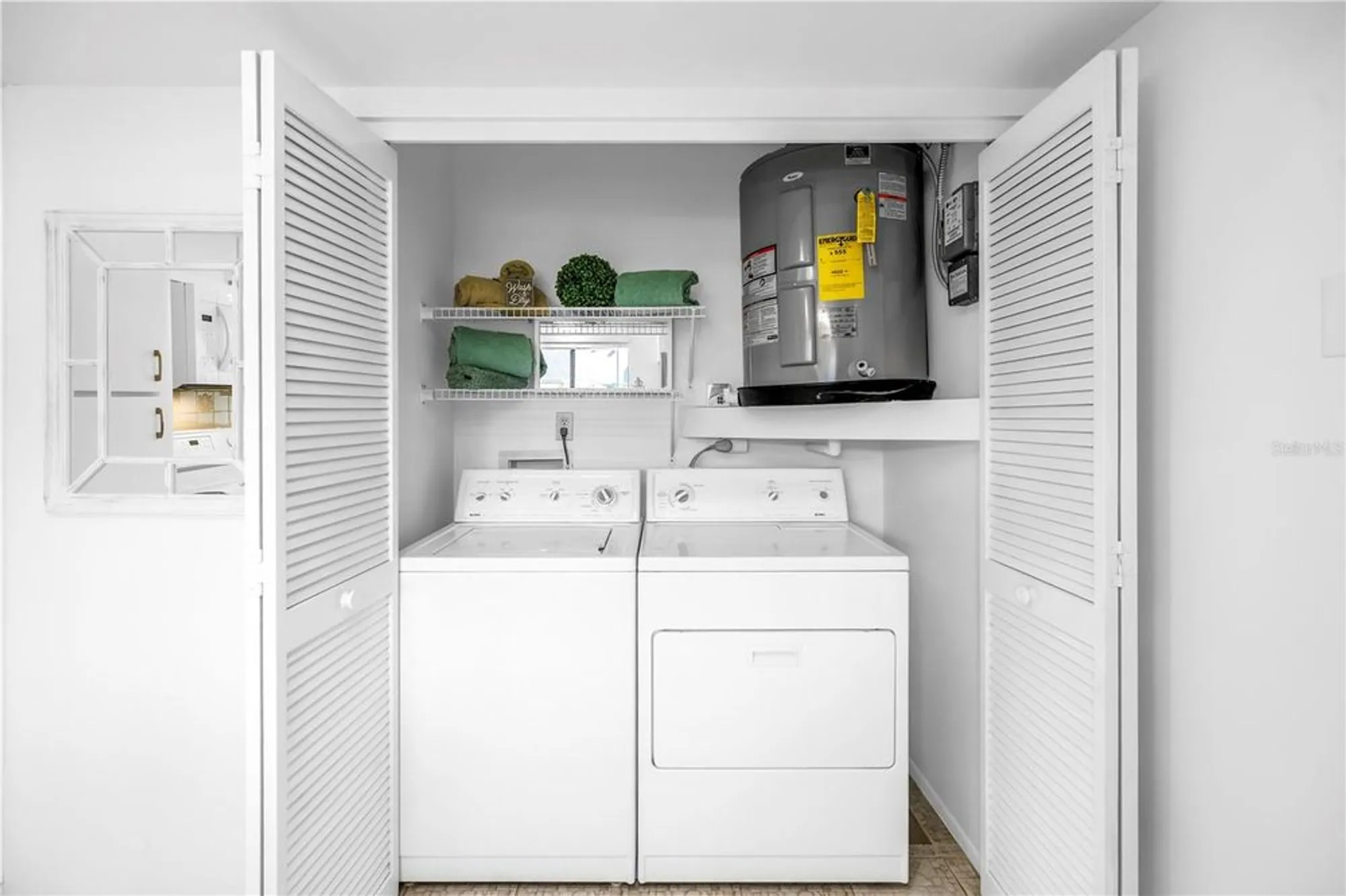 Property Slideshow image 31 of 52 | 2585 bay berry dr 43d, Clearwater, FL, 33763