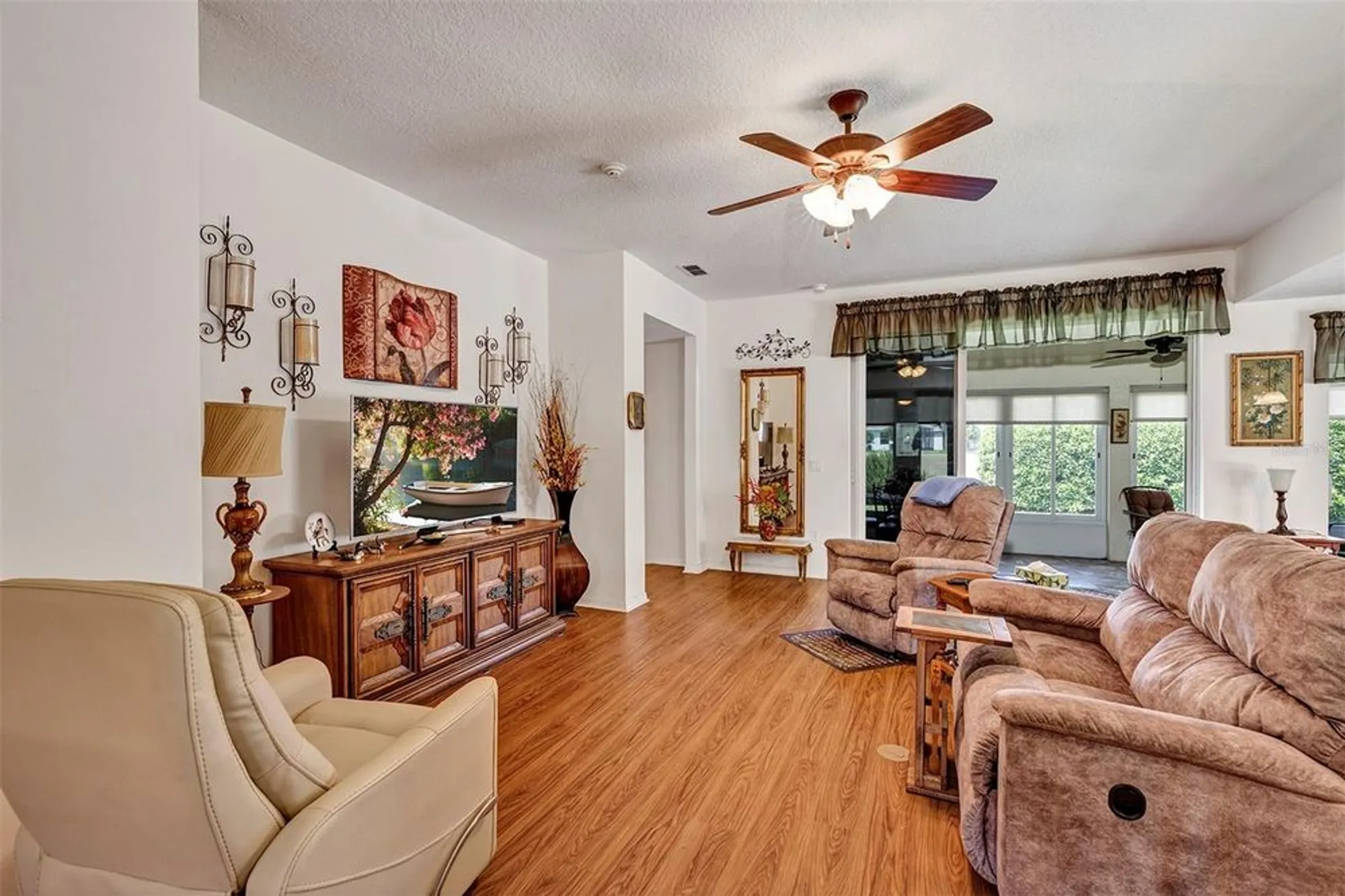 Property Slideshow image 9 of 49 | 4347 arlington ridge blvd, Leesburg, FL, 34748