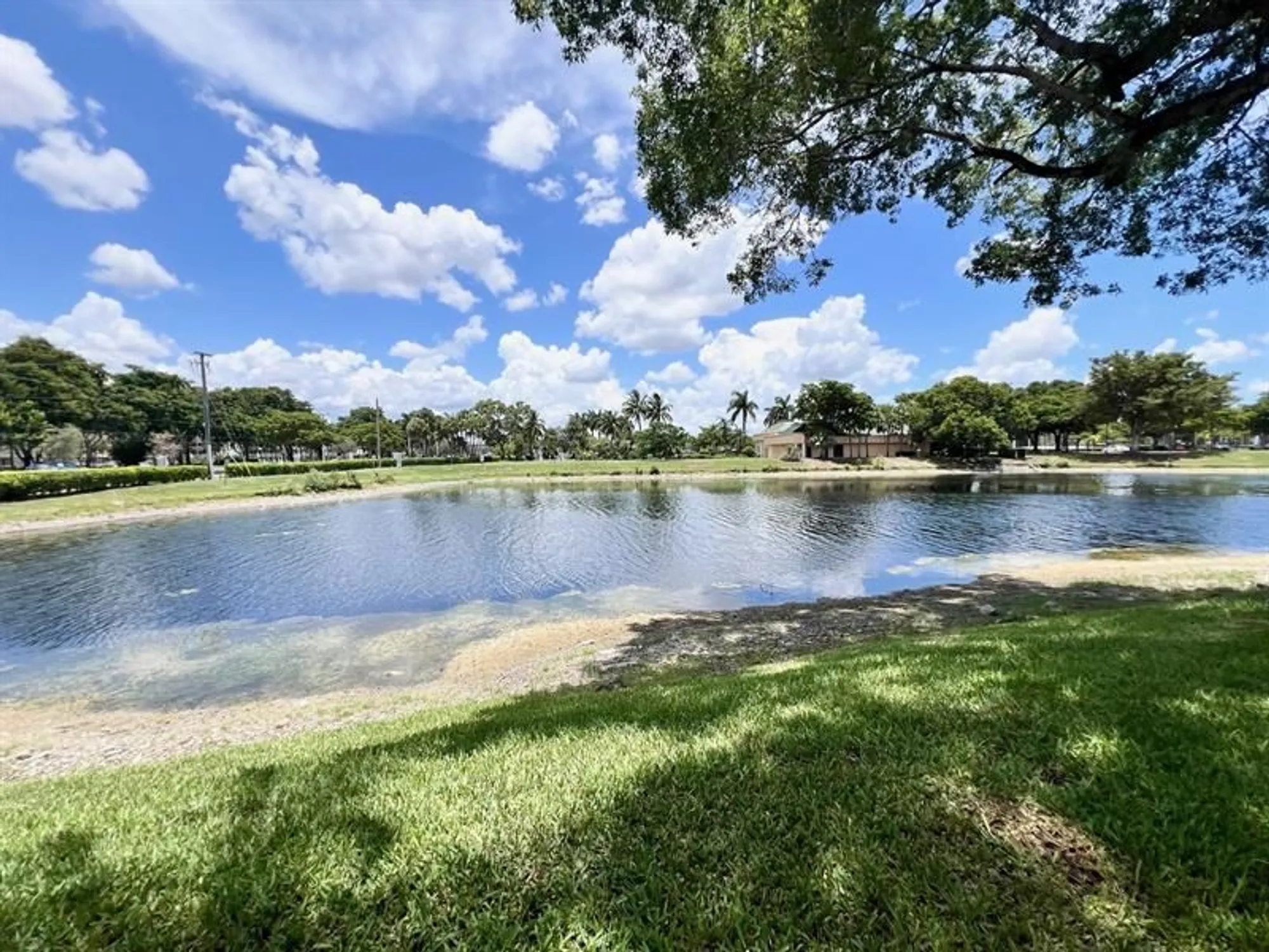 Property Slideshow image 17 of 17 | 9999 n belfort cir # 101, Tamarac, FL, 33321