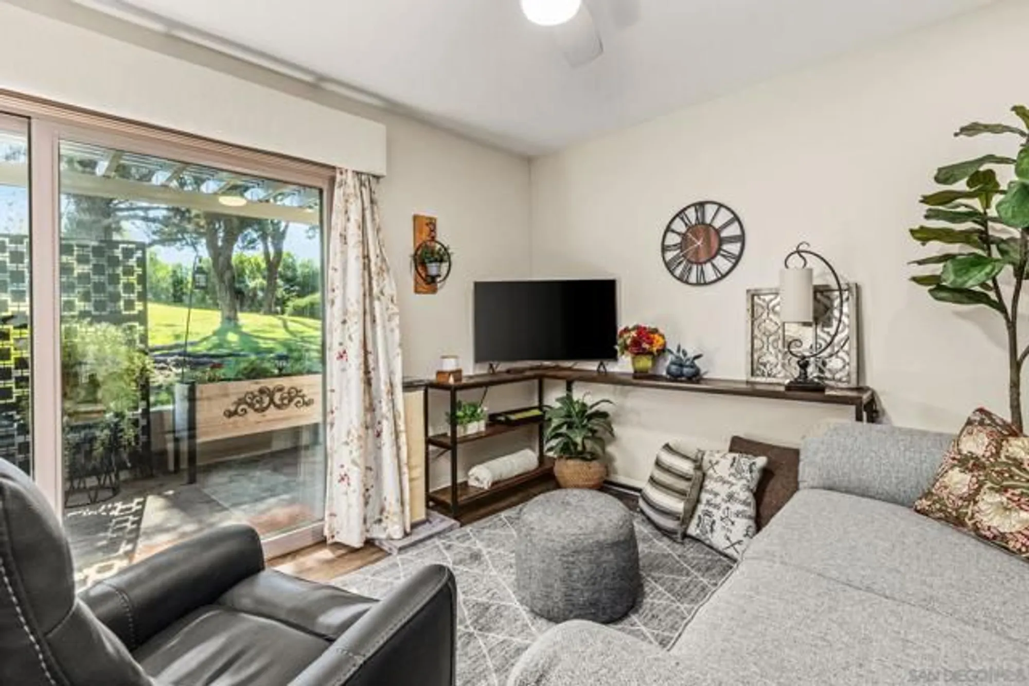 Property Slideshow image 9 of 24 | 17357 plaza maria, San Diego, CA, 92128