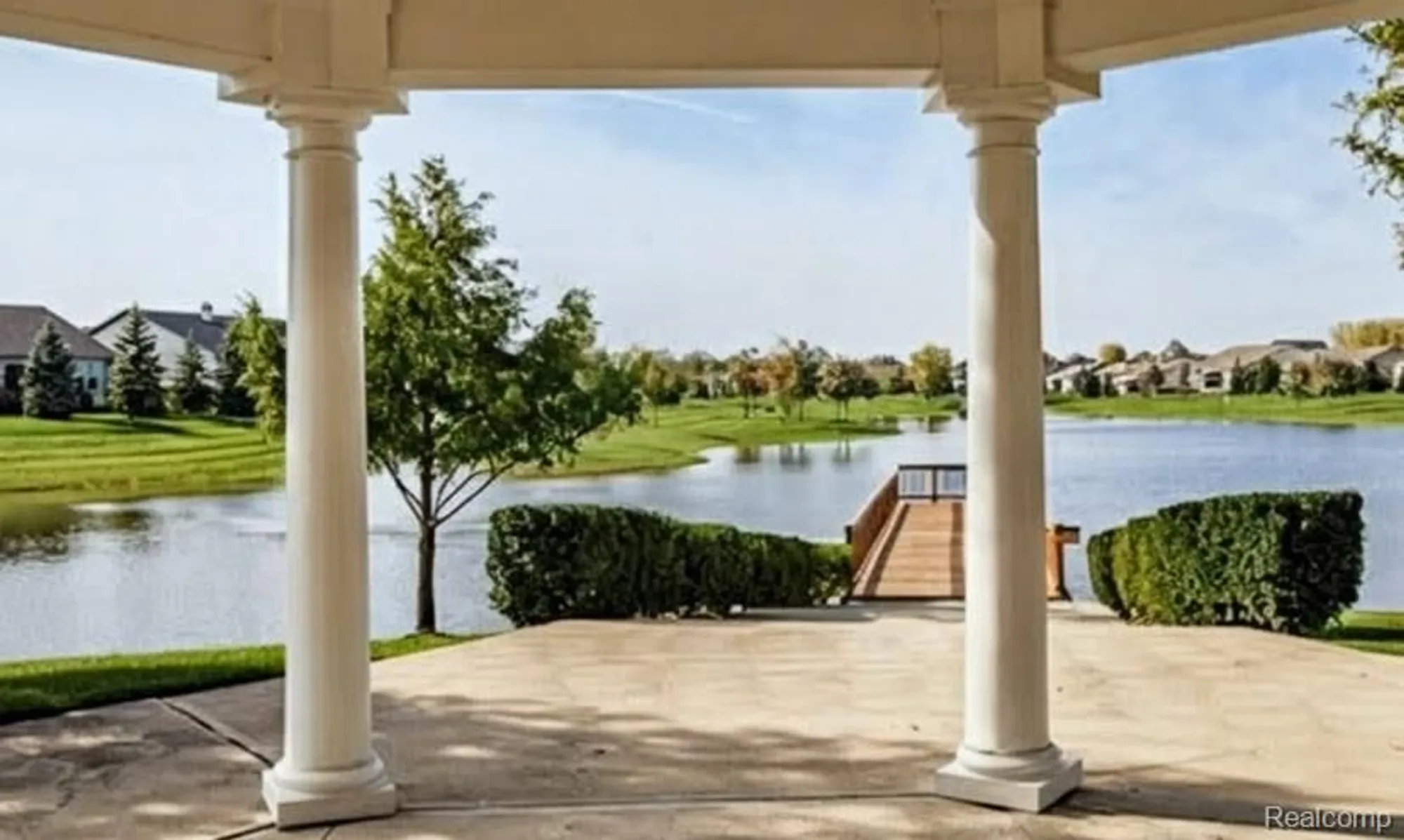 Property Slideshow image 42 of 51 | 27176 walloon way, Brownstown Twp, MI, 48134