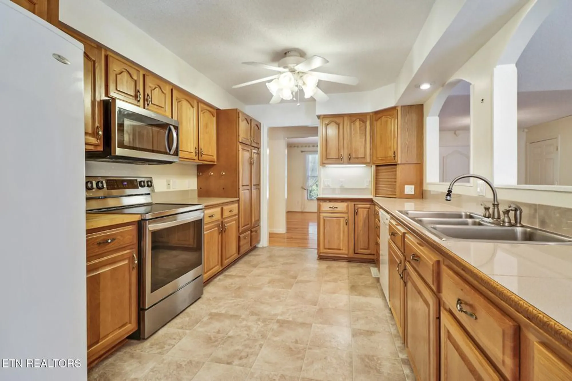 Property Slideshow image 12 of 54 | 104 flossmoor cir, Crossville, TN, 38558