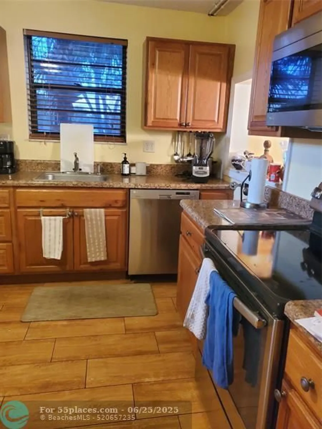 Property Slideshow image 12 of 16 | 4965 e sabal palm blvd 201, Tamarac, FL, 33319