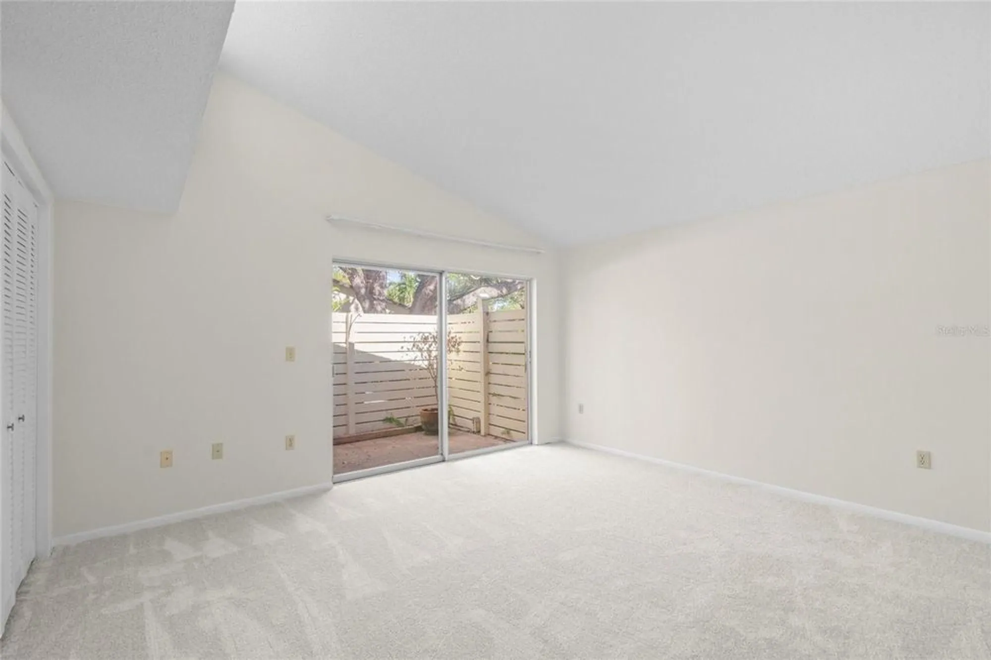 Property Slideshow image 18 of 35 | 6906 woodwind dr 12, Sarasota, FL, 34231