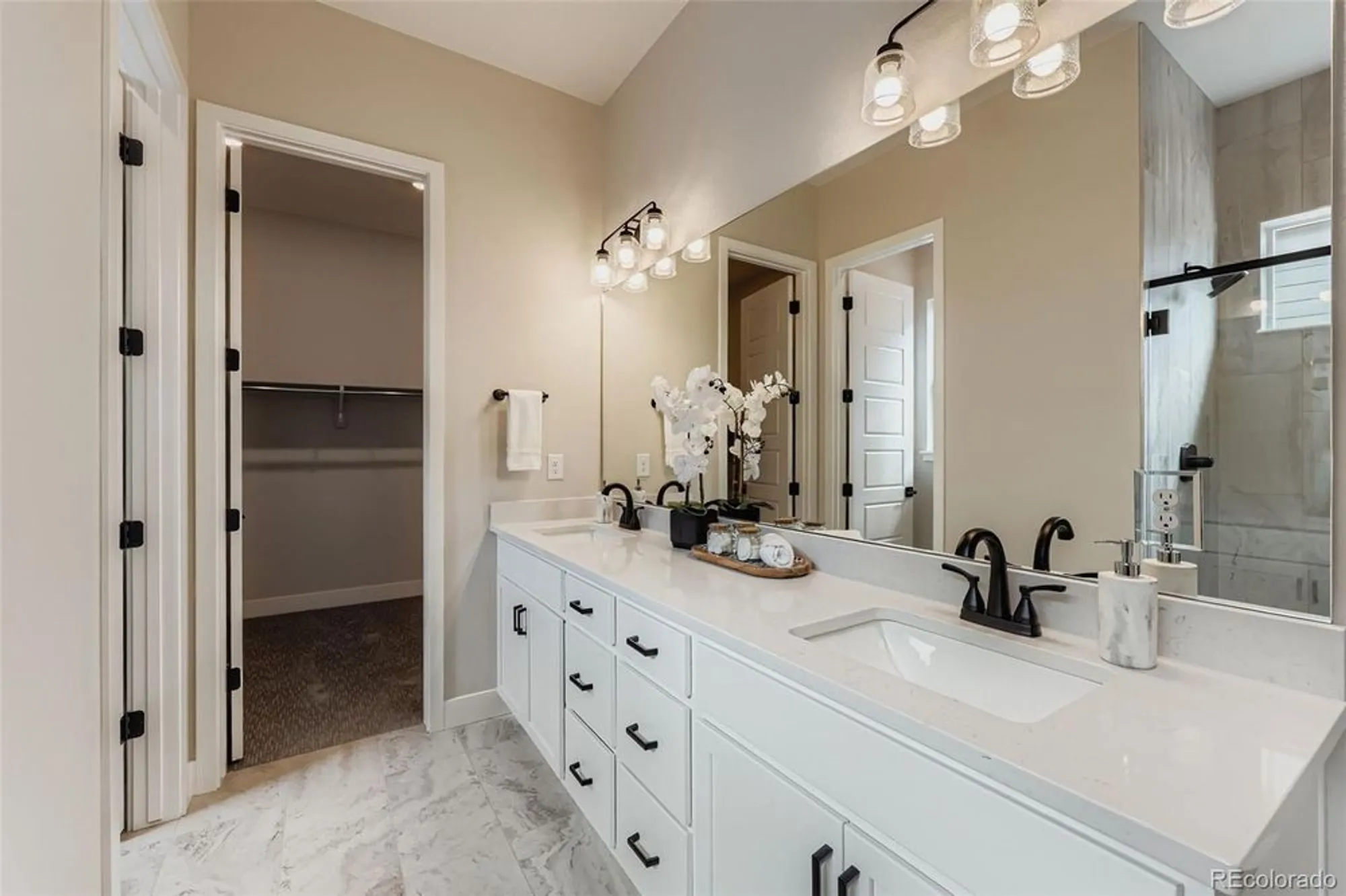 Property Slideshow image 16 of 39 | 2165 grayside cir, Castle Rock, CO, 80109