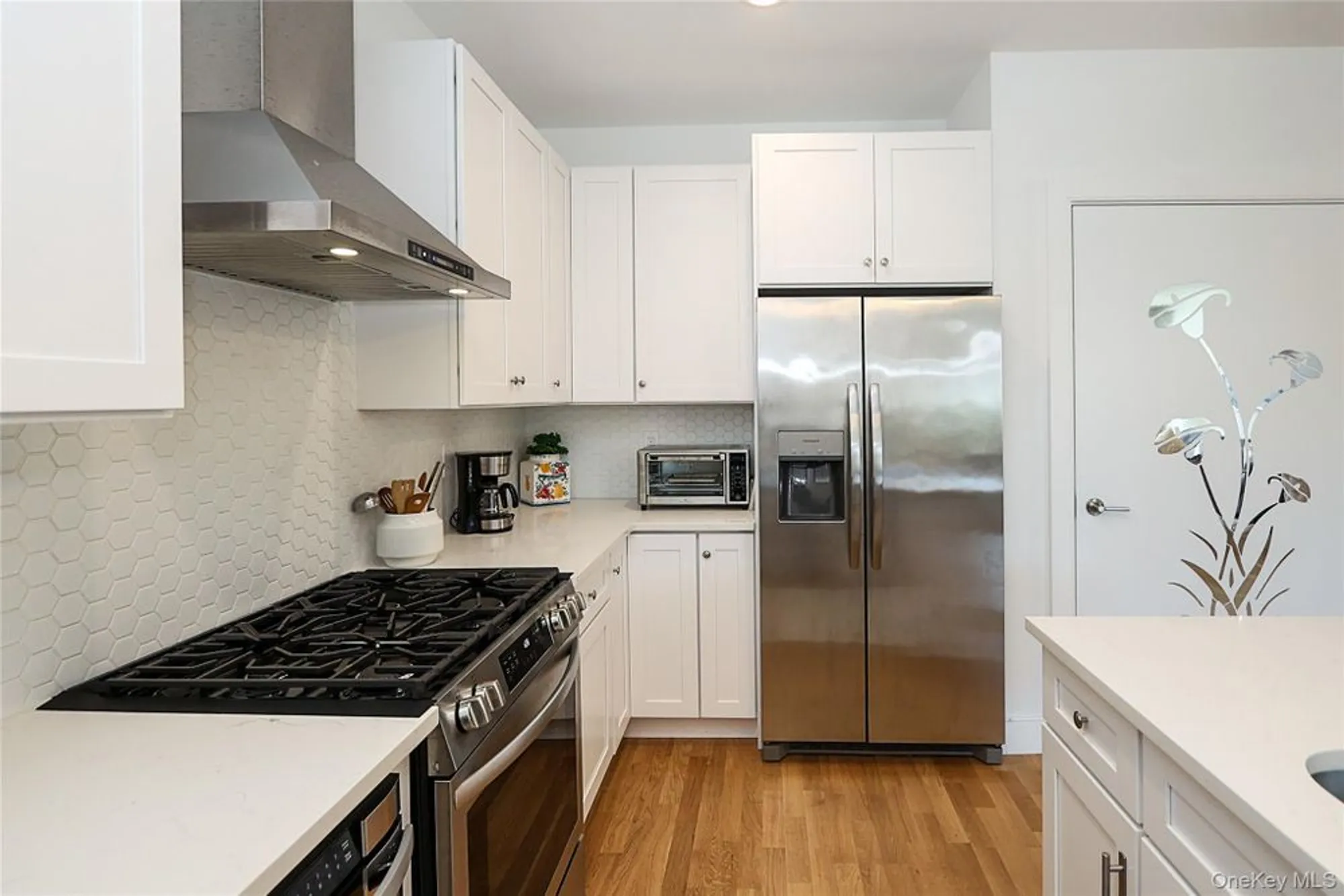 Property Slideshow image 16 of 29 | 209 breton way, Glen Cove, NY, 11542