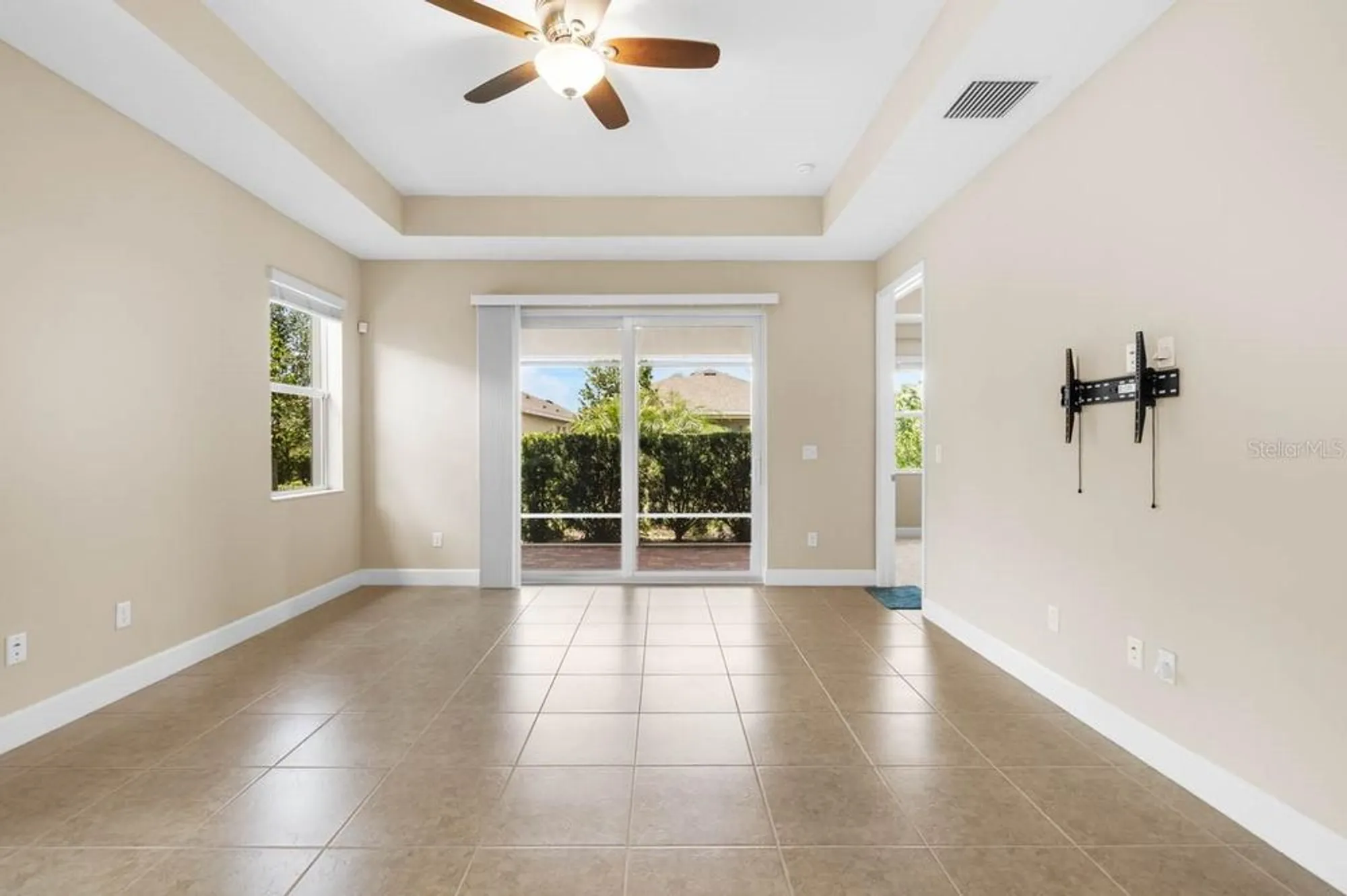 Property Slideshow image 13 of 60 | 809 chipper dr, Sun City Center, FL, 33573