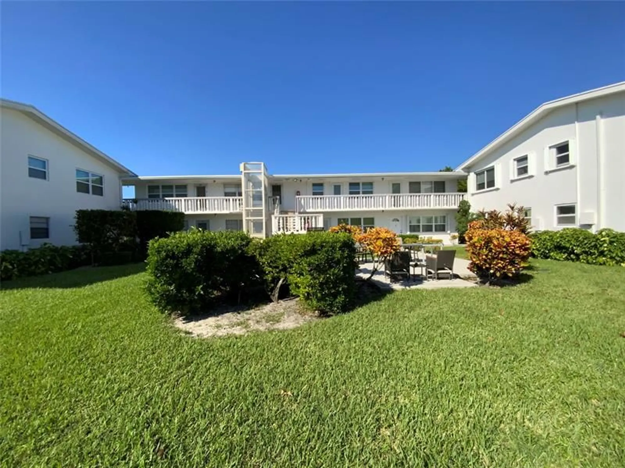 Property Slideshow image 1 of 28 | 20 bedford a # 20, West Palm Beach, FL, 33417