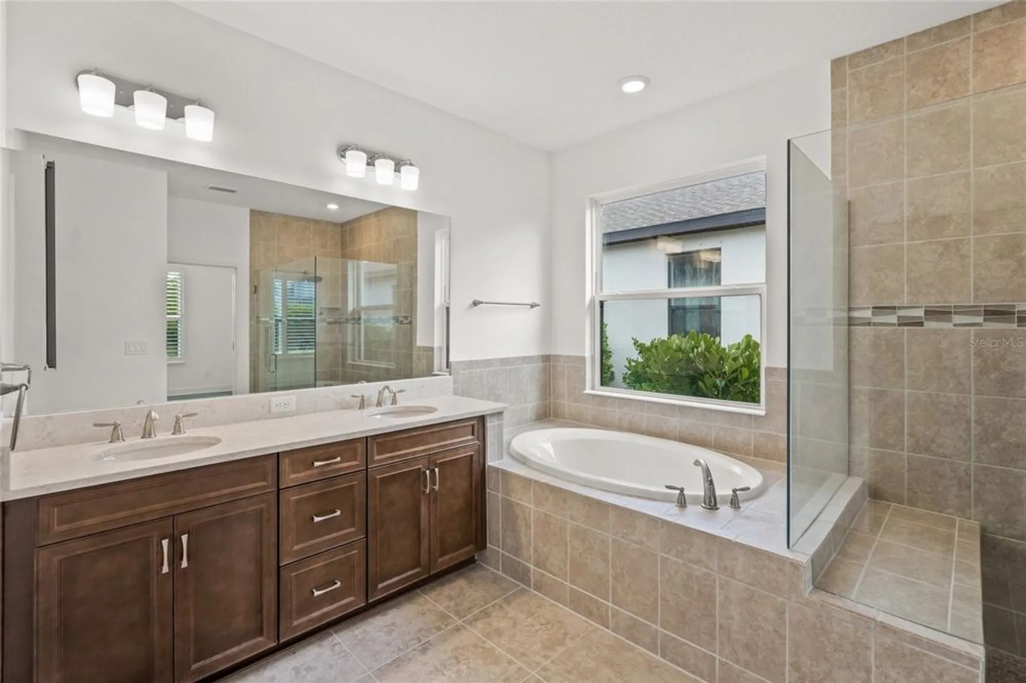 Property Slideshow image 24 of 46 | 16308 mount holly dr, Bradenton, FL, 34211