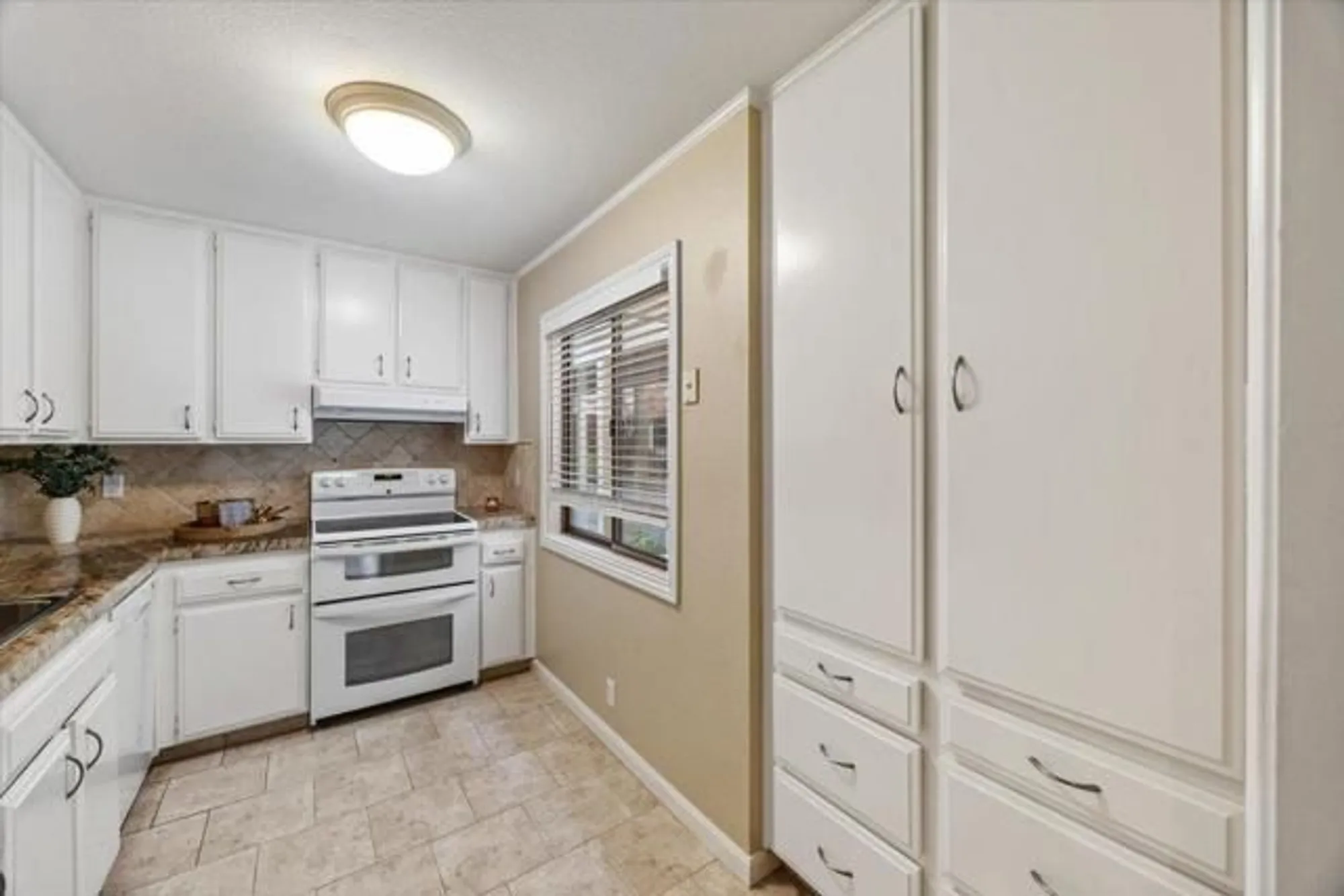 Property Slideshow image 9 of 36 | 451 alberto way 151, Los Gatos, CA, 95032