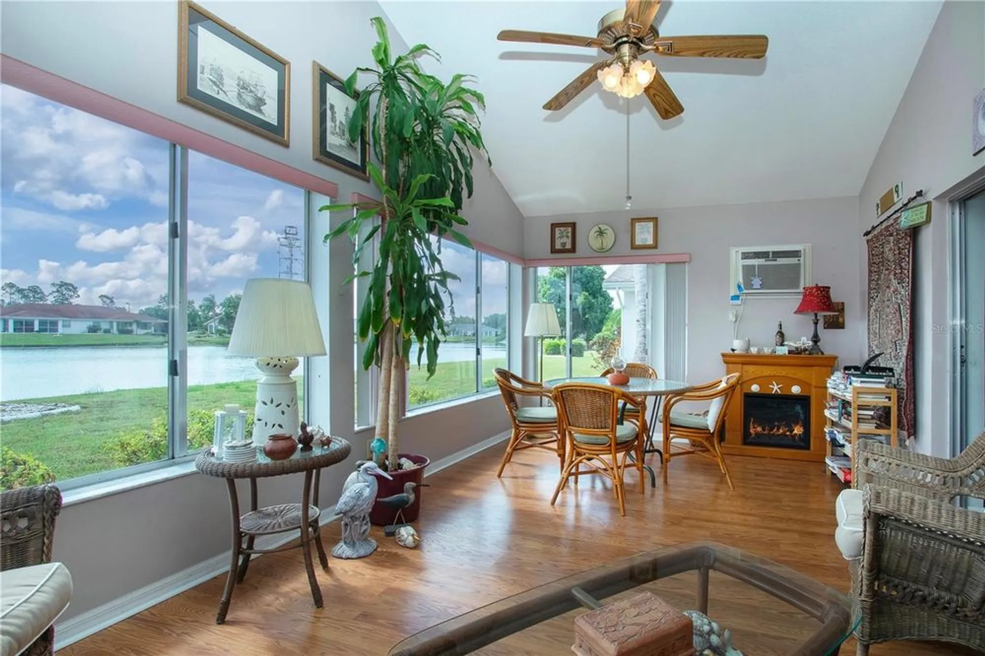 Property Slideshow image 15 of 49 | 1201 bluewater dr, Sun City Center, FL, 33573