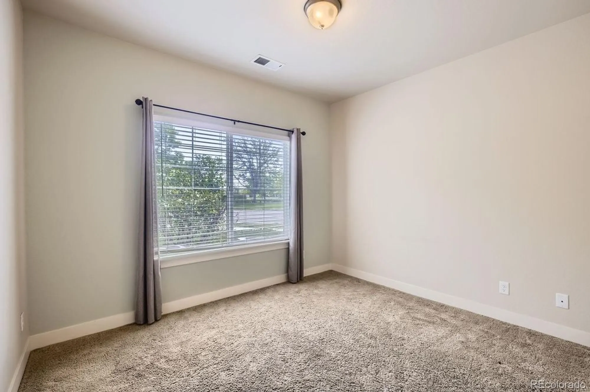 Property Slideshow image 9 of 11 | 4955 hahns peak dr apt 103, Loveland, CO, 80538
