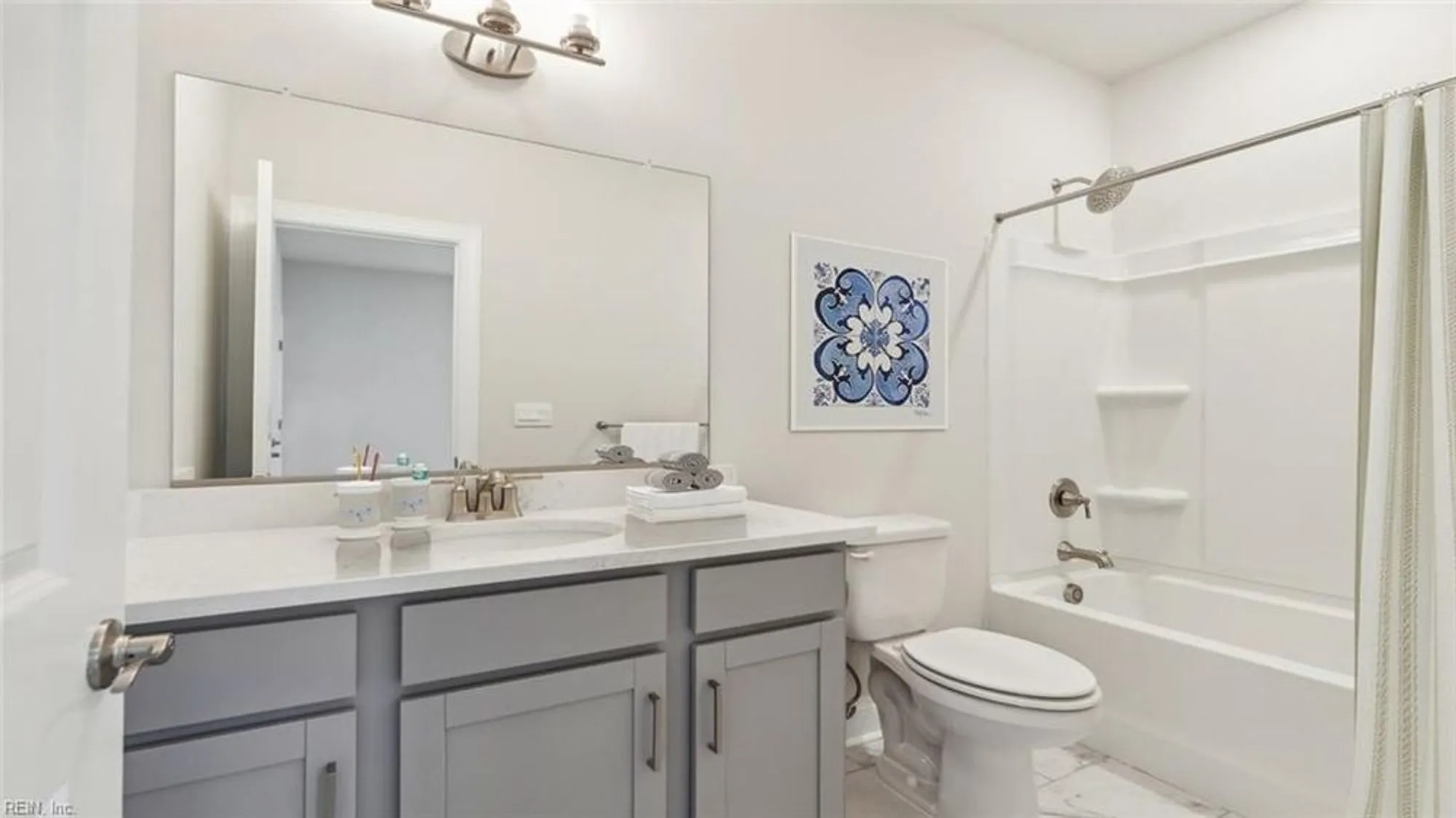 Property Slideshow image 12 of 31 | 2017 barton ln, Chesapeake, VA, 23322