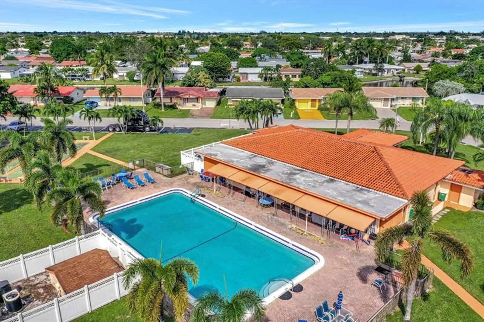 Property Slideshow image 35 of 39 | 4400 nw 45th ct, Tamarac, FL, 33319