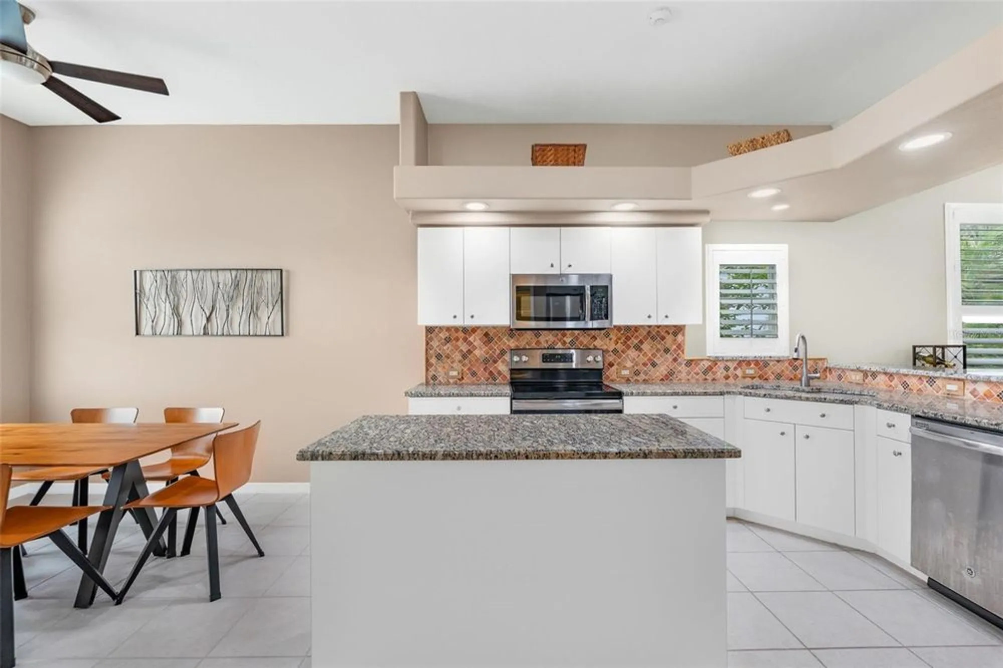 Property Slideshow image 5 of 48 | 7161 drewrys blf, Bradenton, FL, 34203