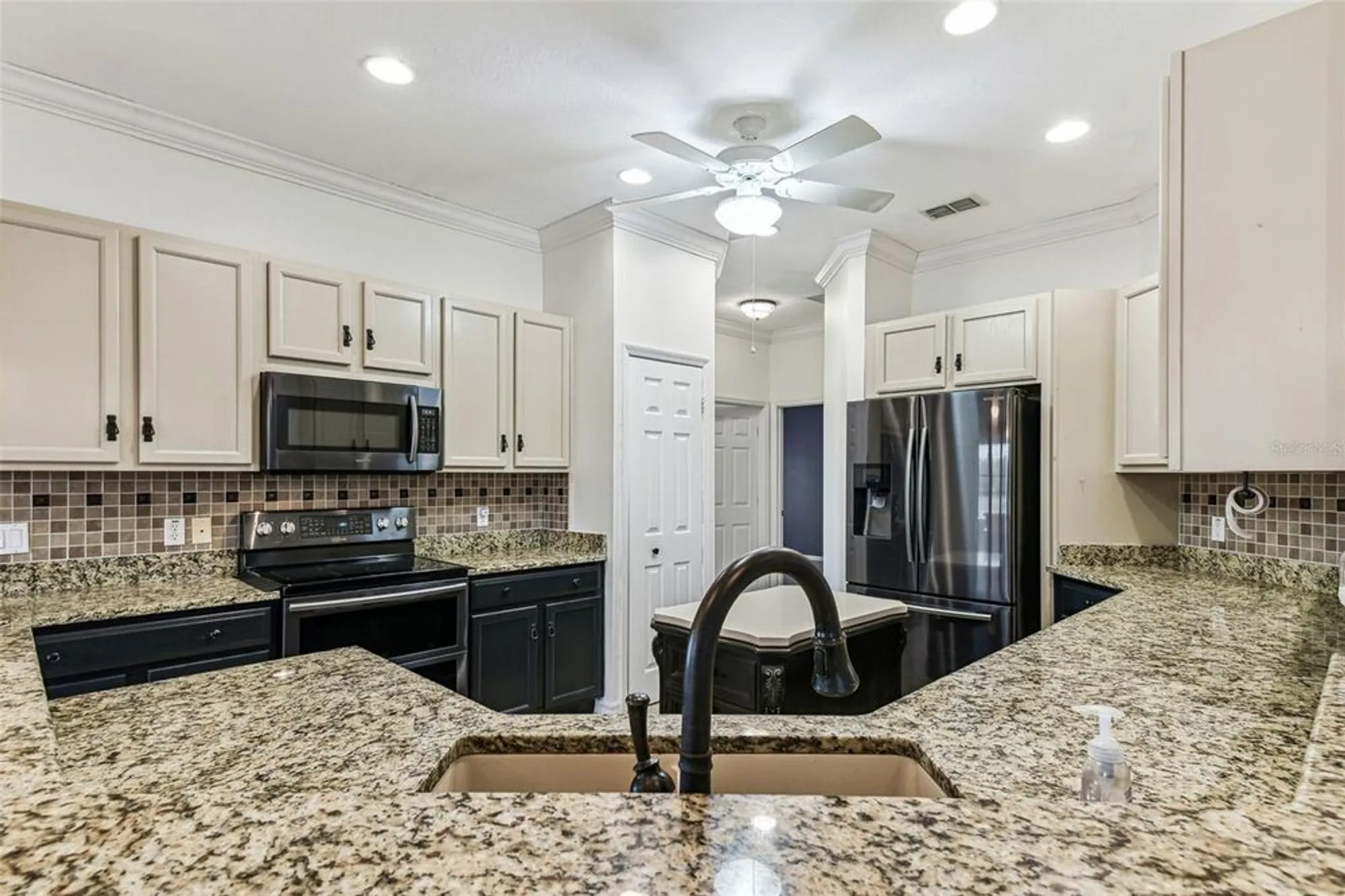 Property Slideshow image 13 of 68 | 759 glendora rd, Kissimmee, FL, 34759