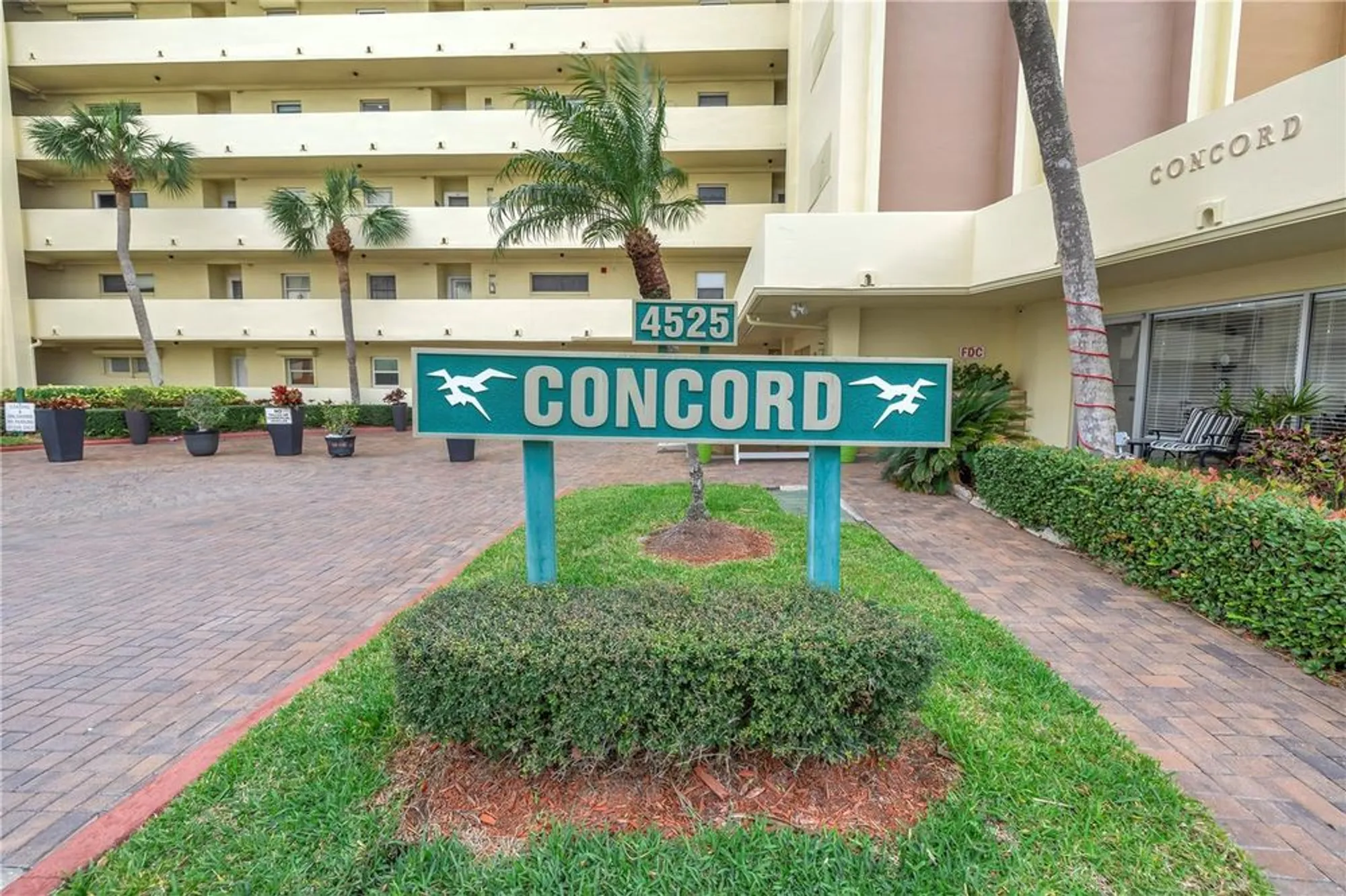 Property Slideshow image 51 of 73 | 4525 cove cir apt 102, Saint Petersburg, FL, 33708