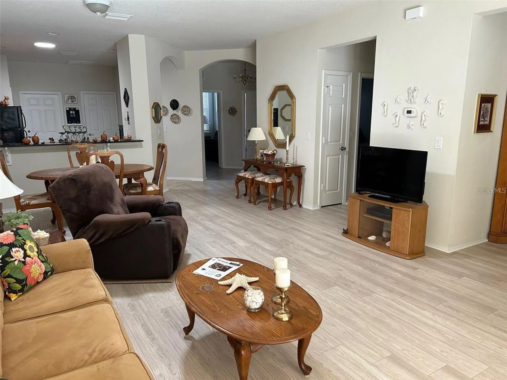 Property Slideshow image 7 of 35 | 428 seneca falls dr, Apollo Beach, FL, 33572