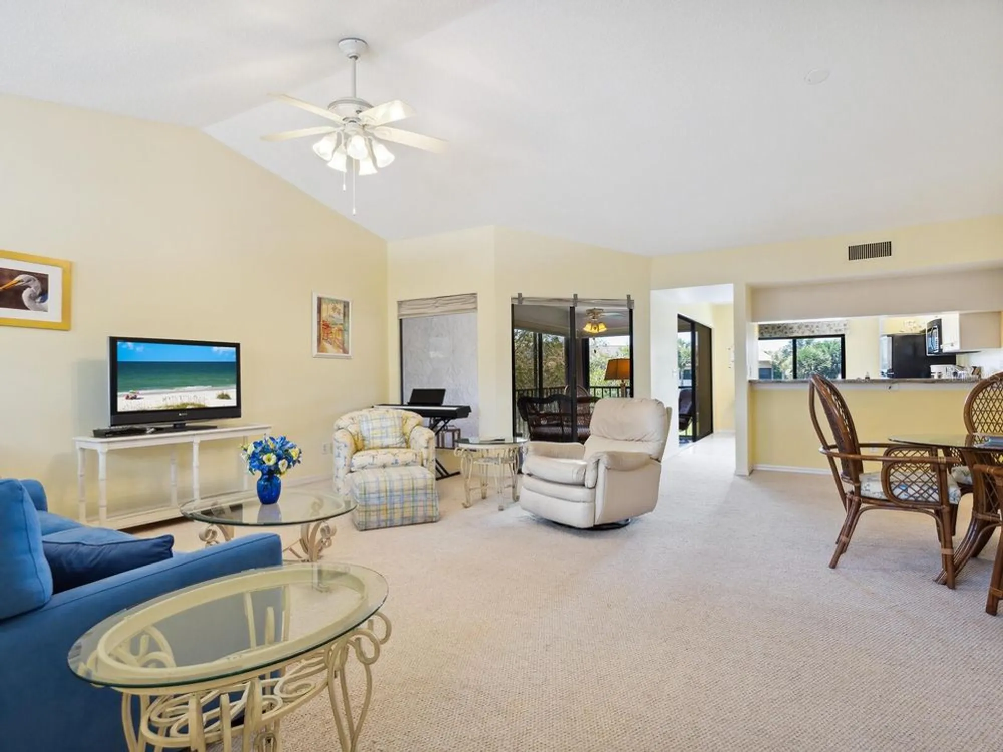 Property Slideshow image 7 of 43 | 5228 landings blvd 202, Sarasota, FL, 34231