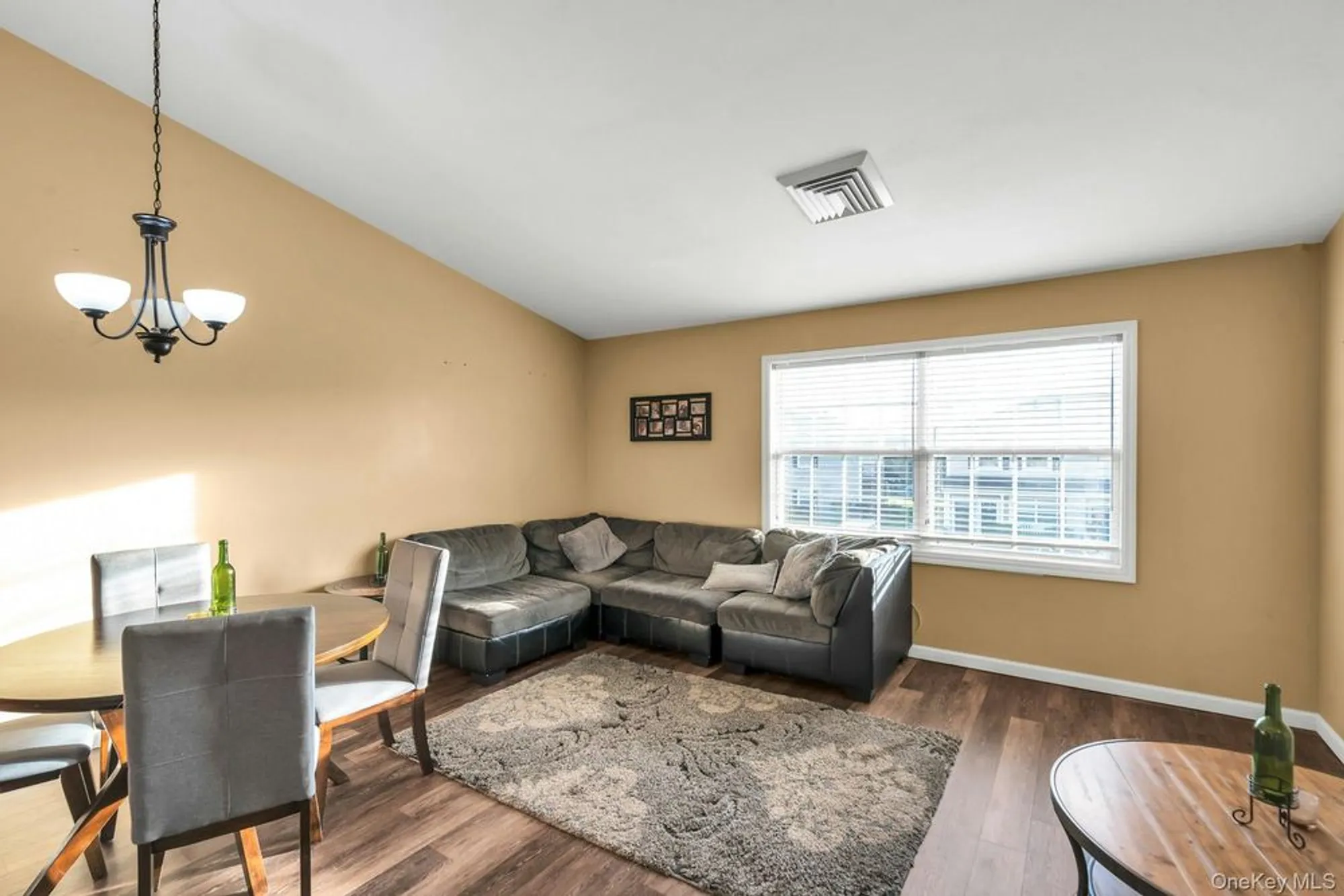 Property Slideshow image 5 of 24 | 1120 willow ln, Valley Stream, NY, 11580