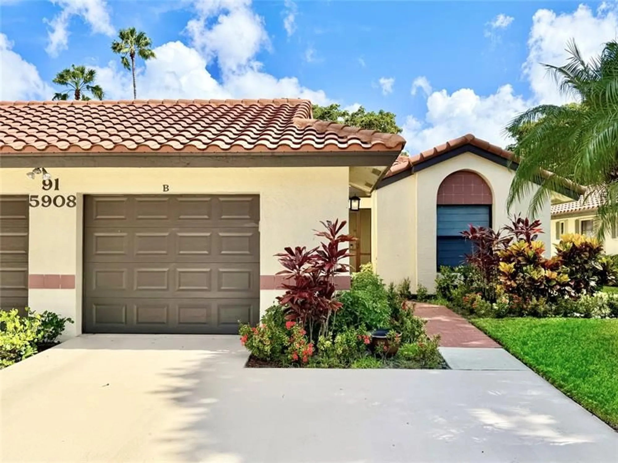 Property Slideshow image 2 of 44 | 5908 sunswept ln b, Boynton Beach, FL, 33437