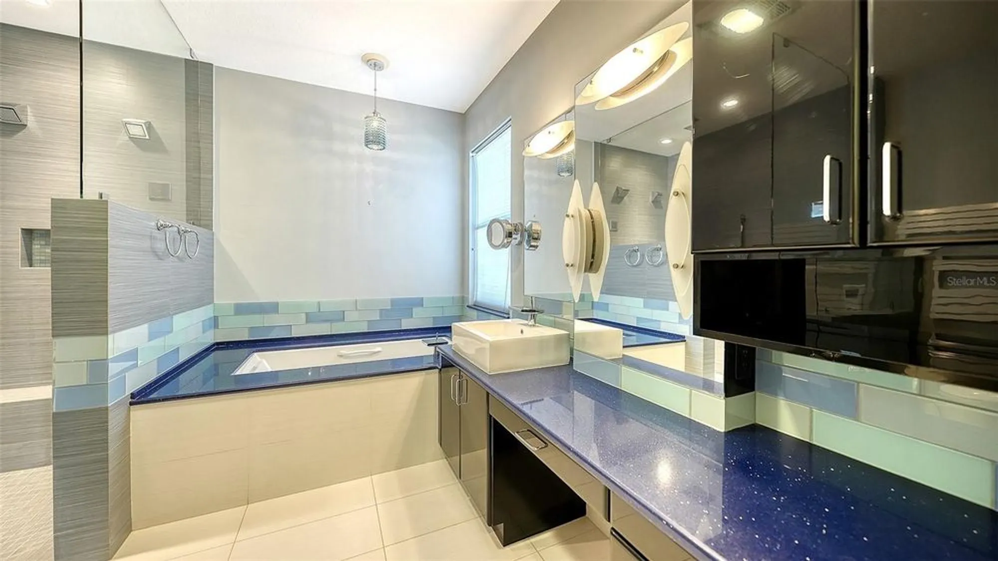 Property Slideshow image 29 of 74 | 4160 mackay falls ter, Sarasota, FL, 34243