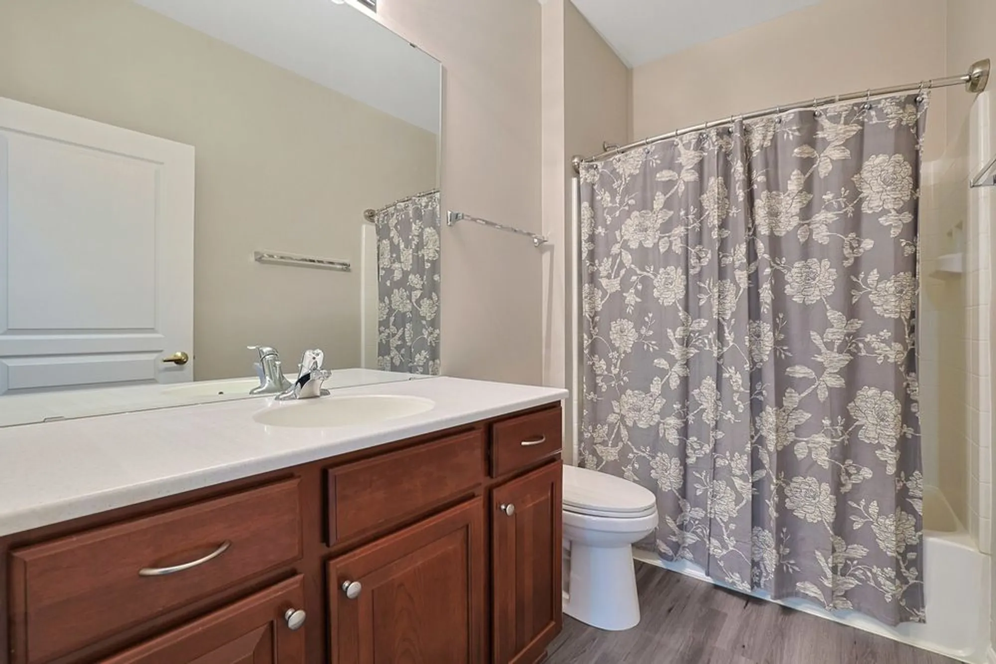 Property Slideshow image 18 of 25 | 13322 arboretum ln, Huntley, IL, 60142
