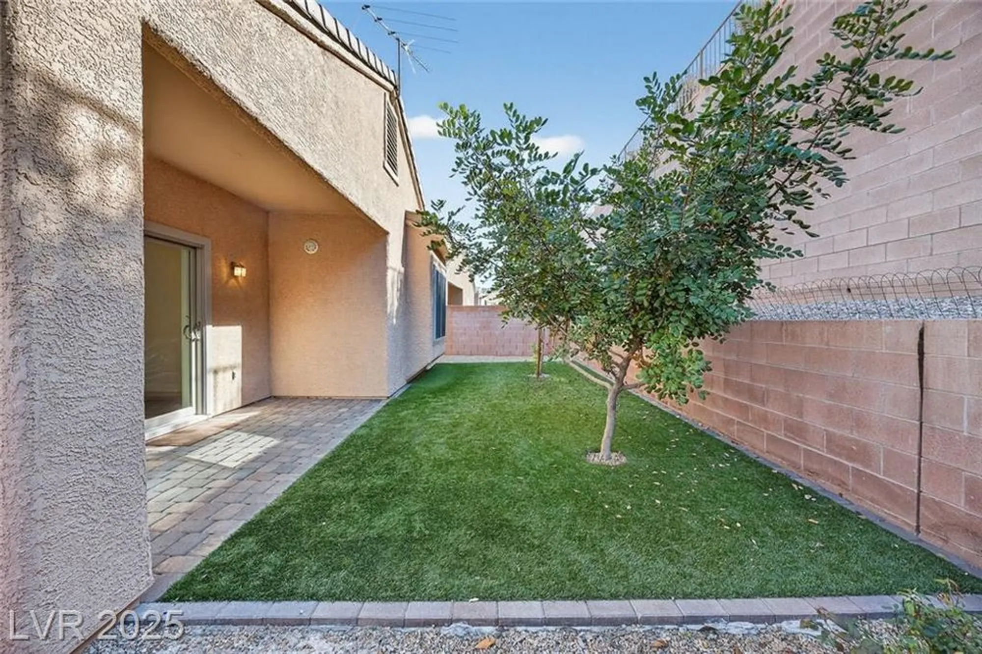 Property Slideshow image 16 of 27 | 545 cypress gardens pl, Henderson, NV, 89012