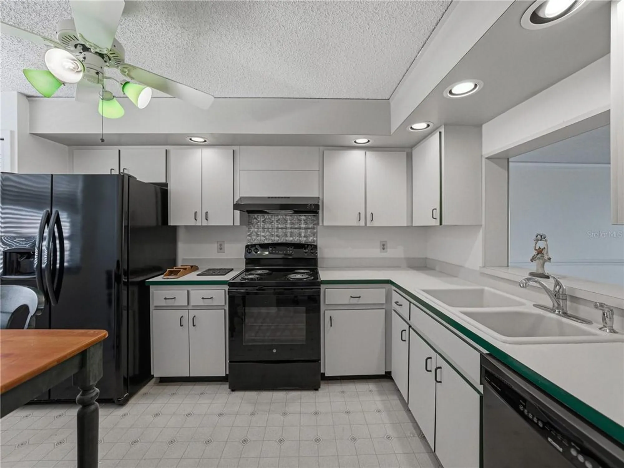 Property Slideshow image 18 of 40 | 7600 sun island dr 603, South Pasadena, FL, 33707