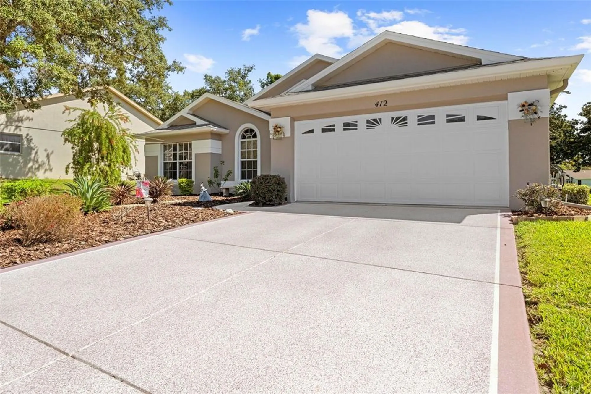 Property Slideshow image 4 of 61 | 412 mistwood ct, Spring Hill, FL, 34609