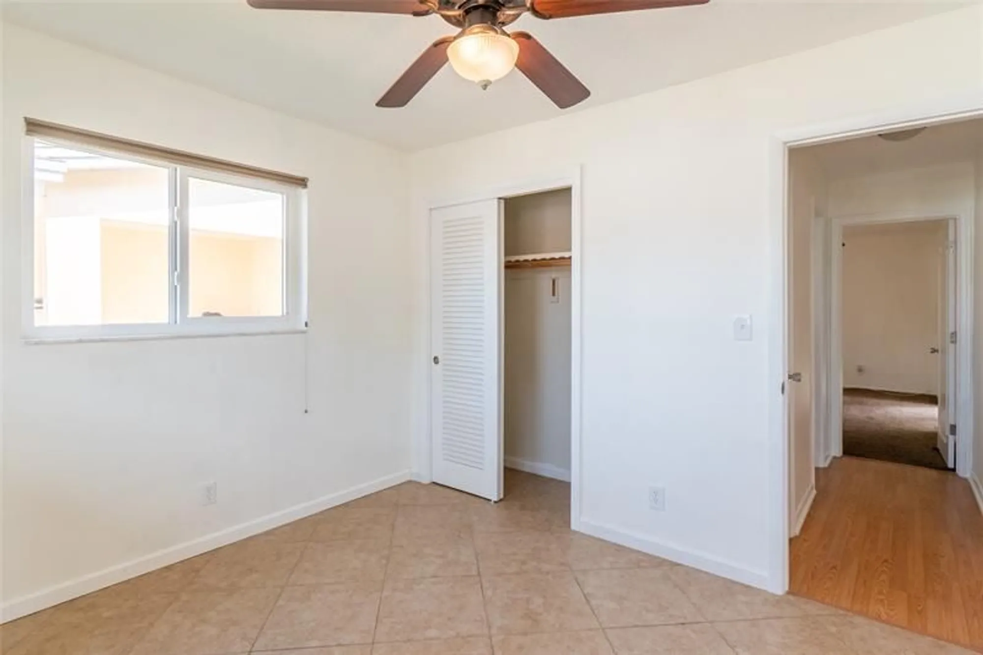 Property Slideshow image 10 of 26 | 4714 nw 44th st, Tamarac, FL, 33319
