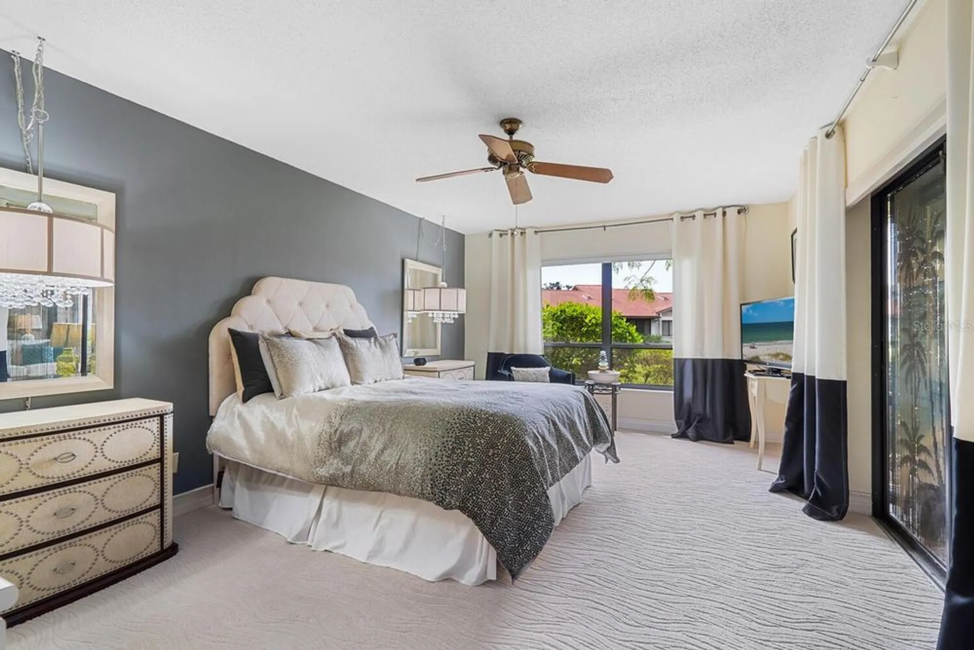 Property Slideshow image 20 of 49 | 4033 wilshire cir 139, Sarasota, FL, 34238