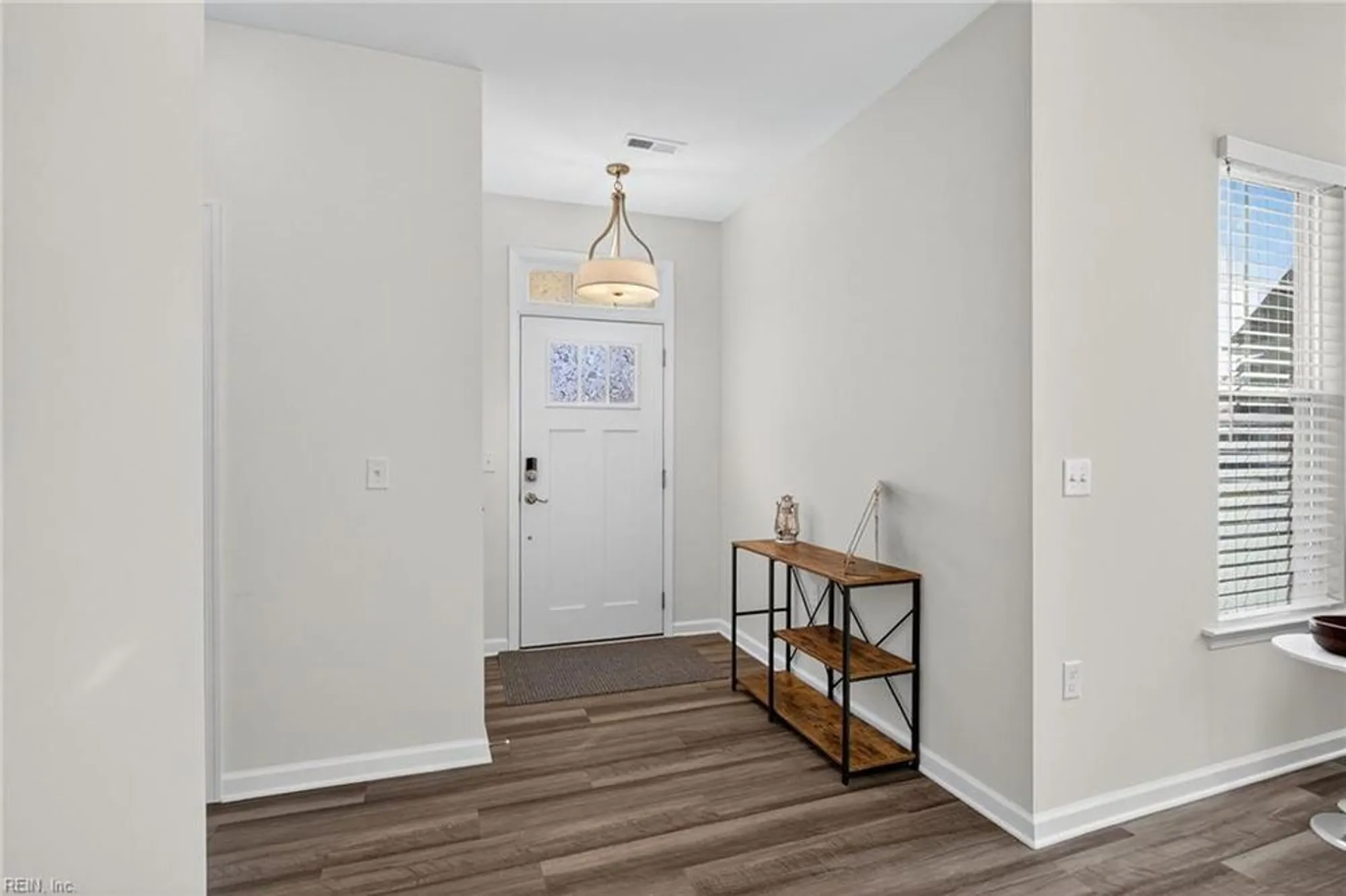 Property Slideshow image 2 of 31 | 105 cathedral st, Smithfield, VA, 23430