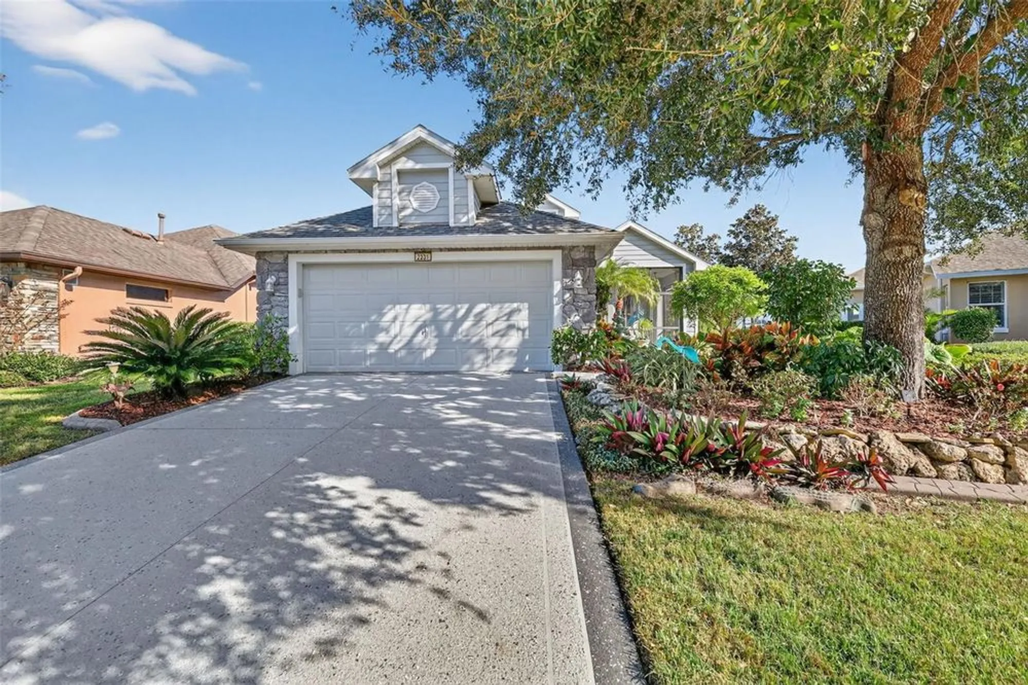 Property Slideshow image 2 of 30 | 2331 wakefield way, Mount Dora, FL, 32757